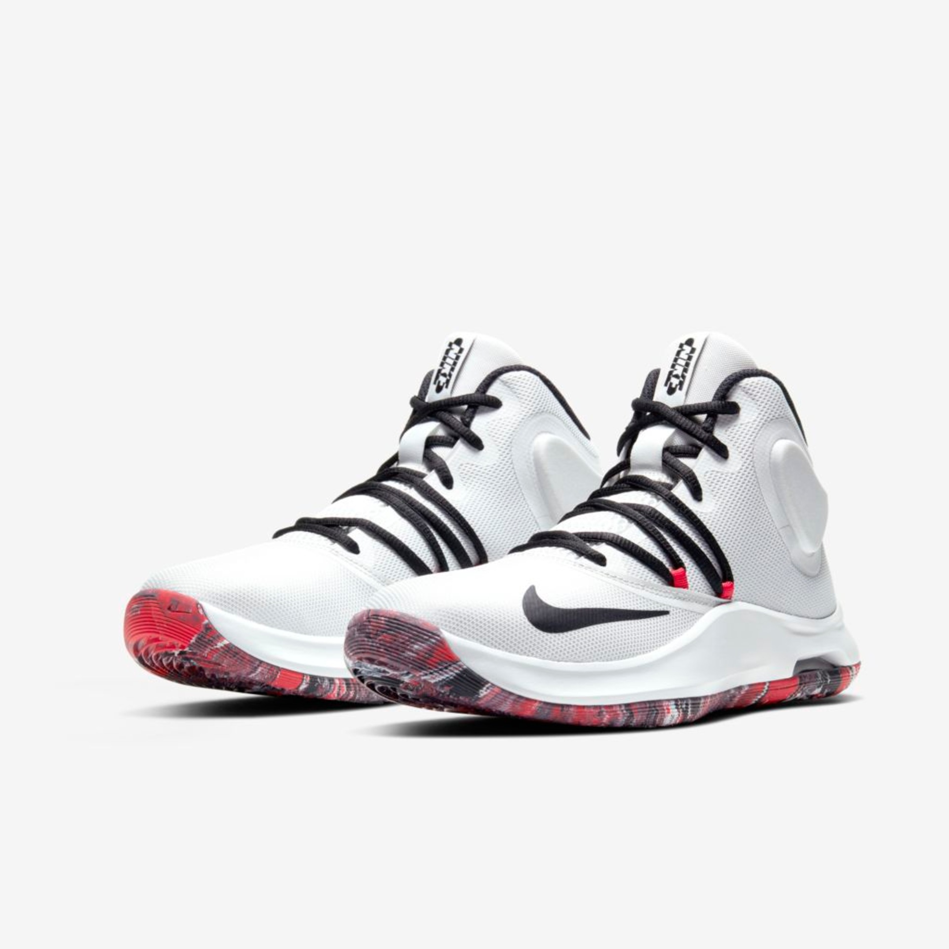 tenis nike air versitile 4
