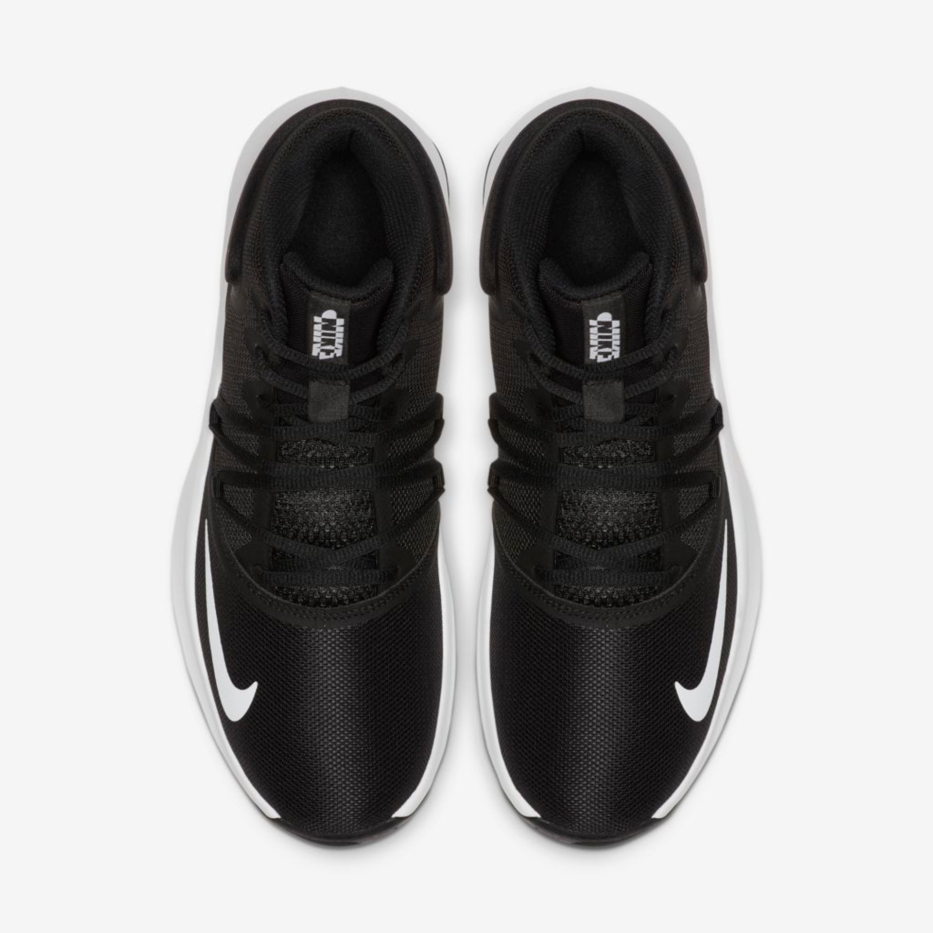 tenis nike air versitile iv