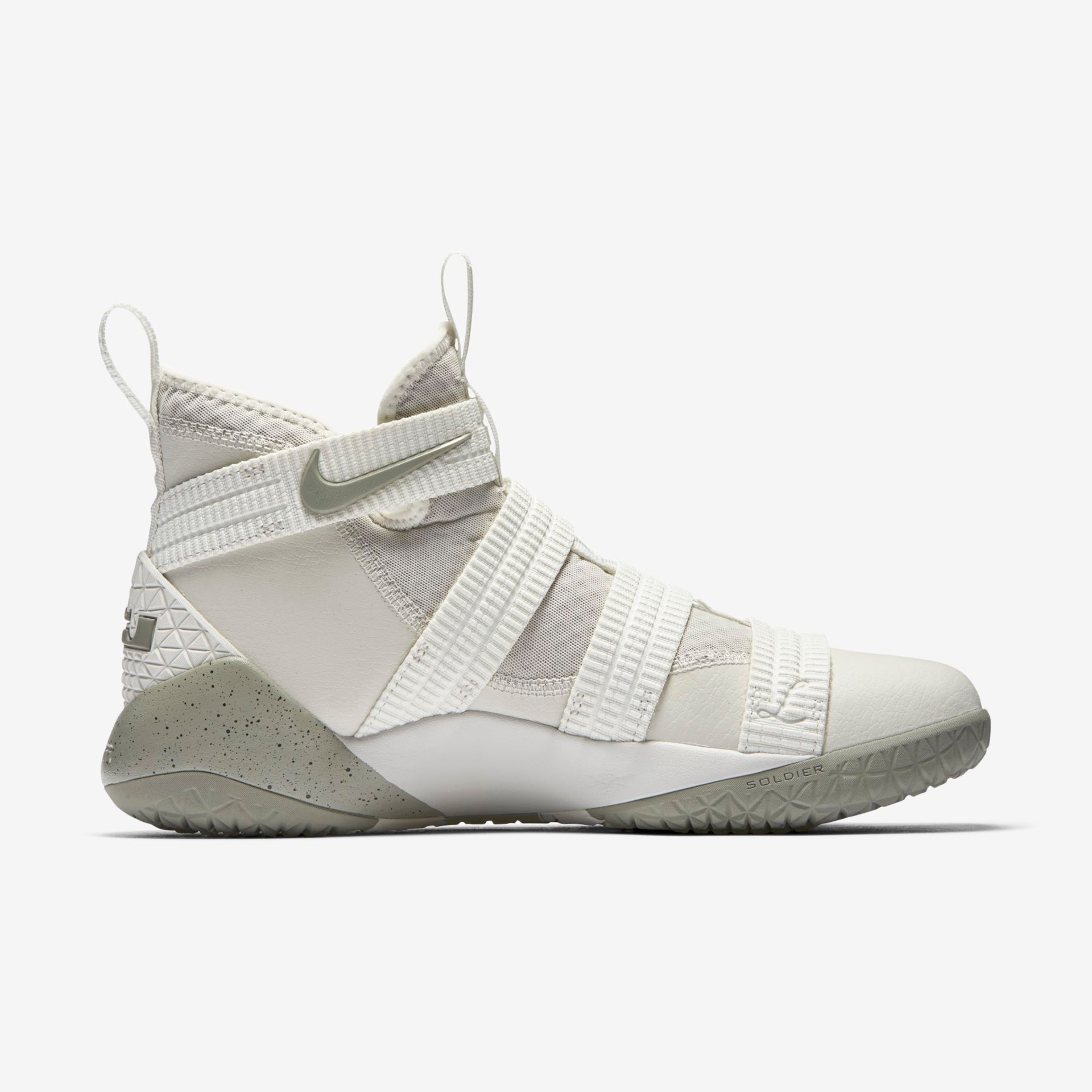 Tênis Nike Lebron Soldier XI SFG Masculino - Foto 3