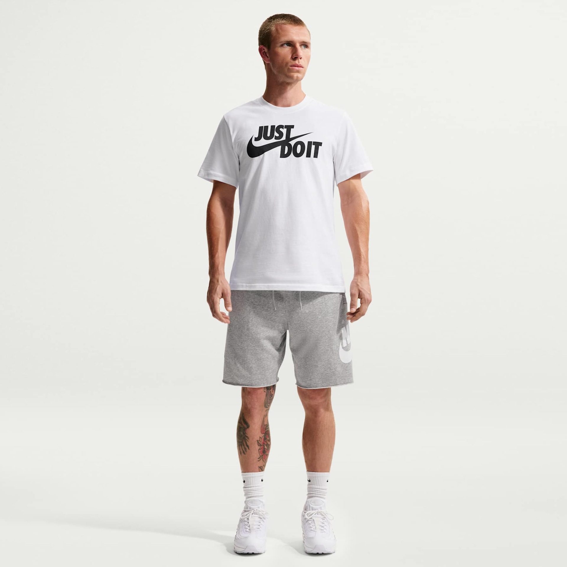 Camiseta Nike Sportswear JDI Masculina - Foto 14