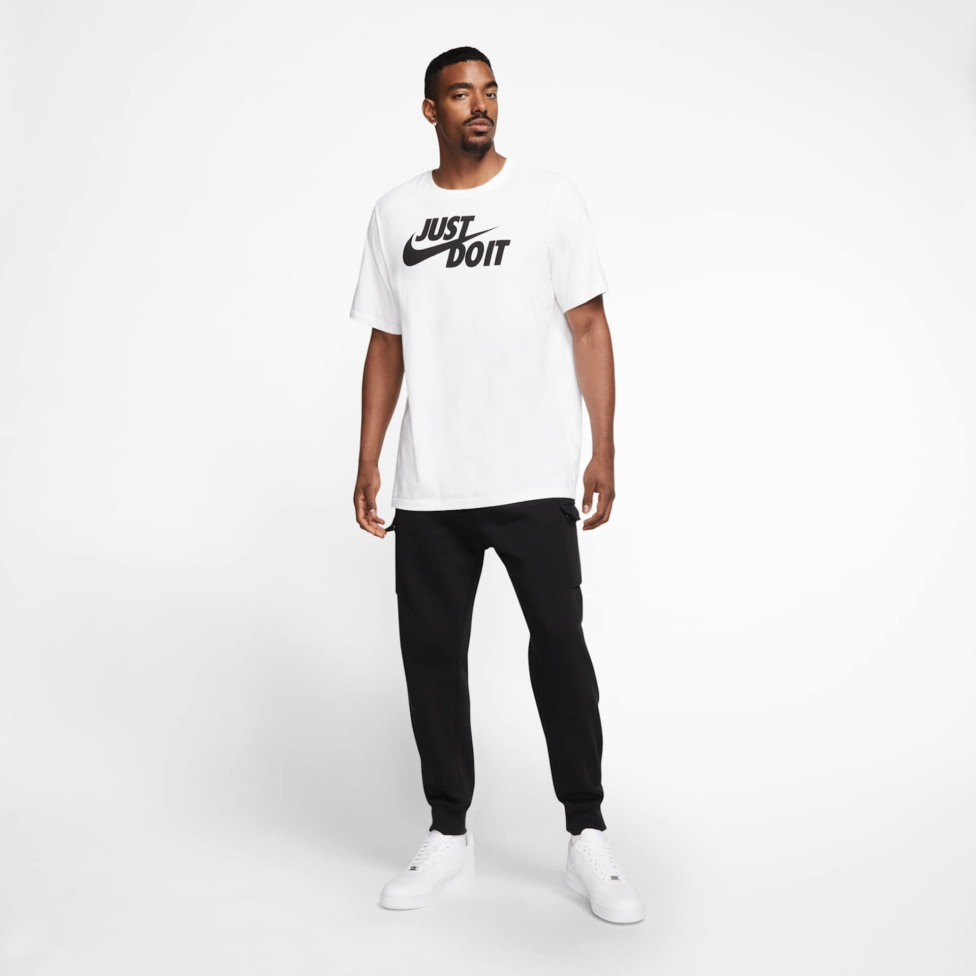 Camiseta Nike Sportswear JDI Masculina - Foto 18