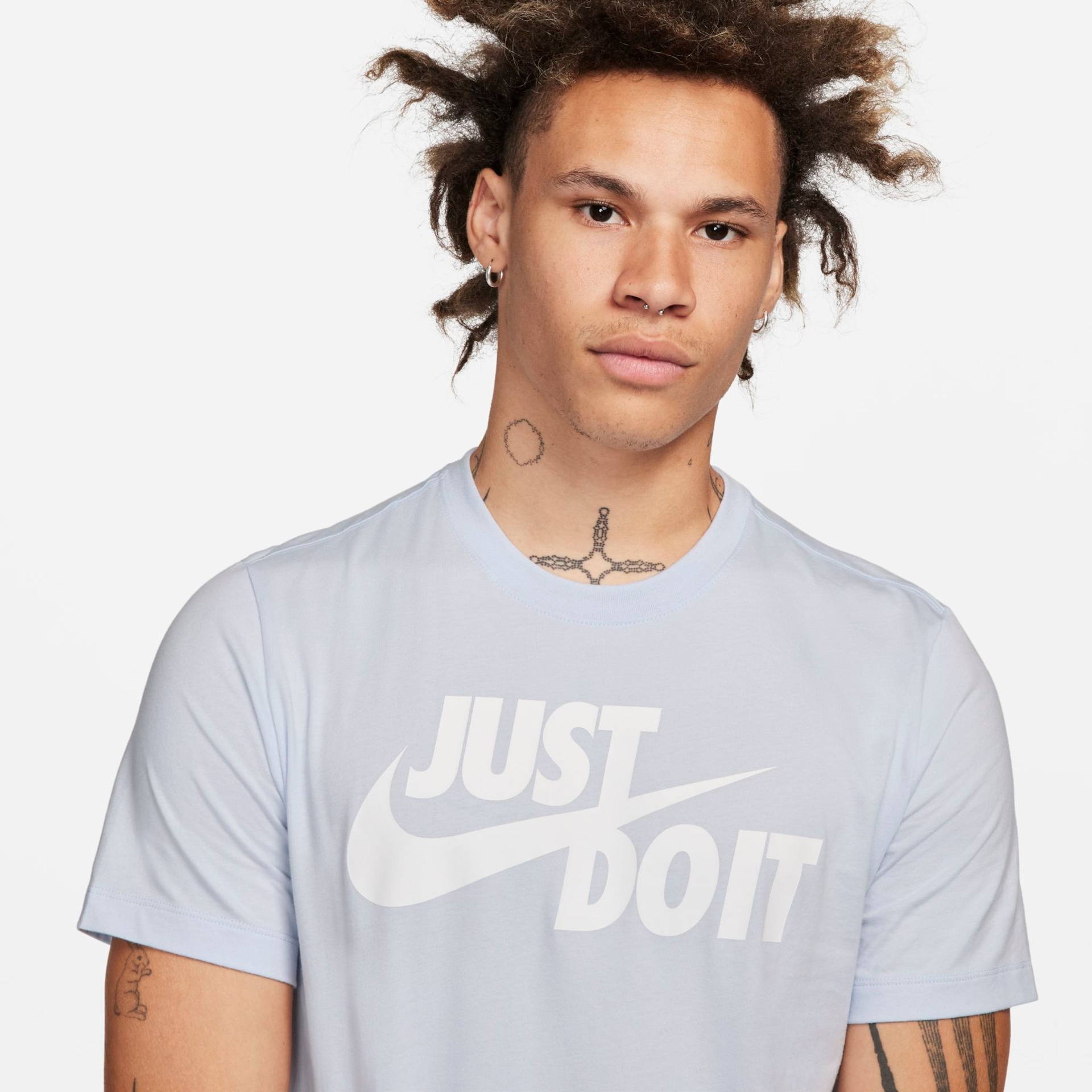 Camiseta Nike Sportswear JDI Masculina - Foto 3