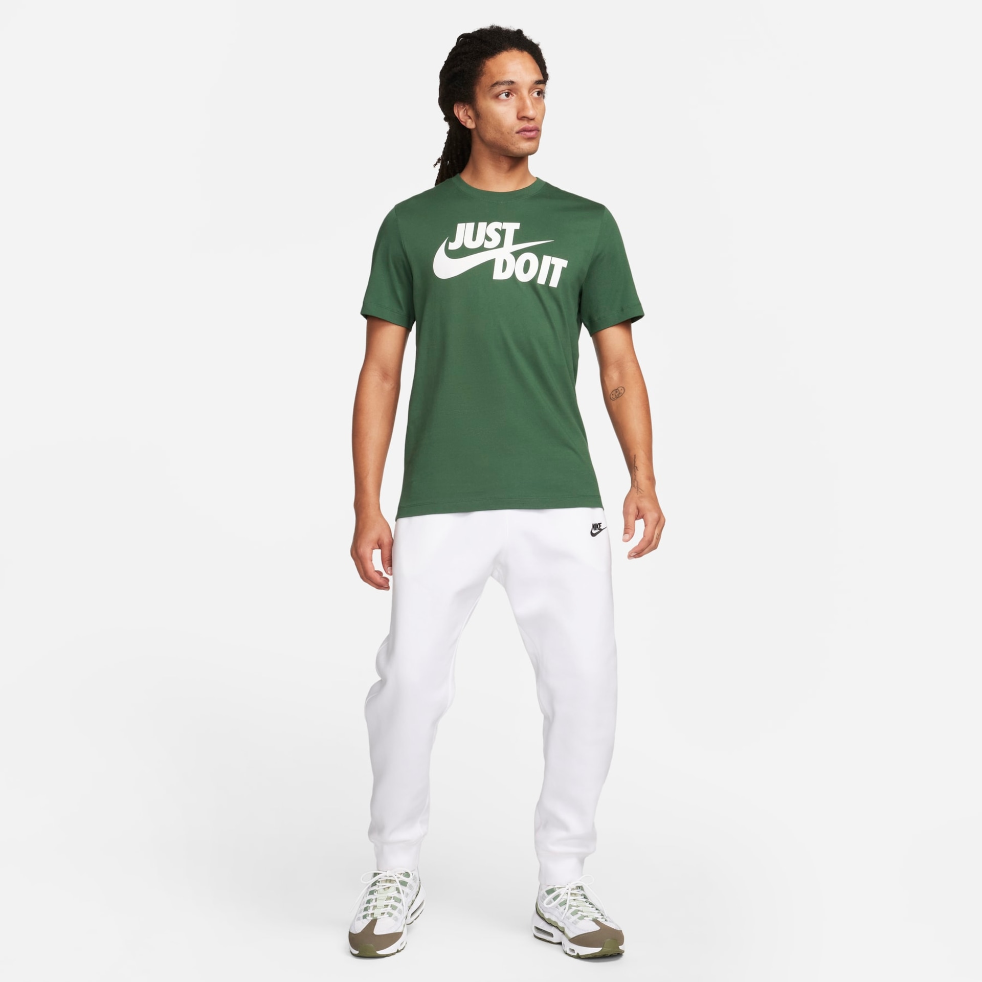 Camiseta Nike Sportswear JDI Masculina - Foto 4