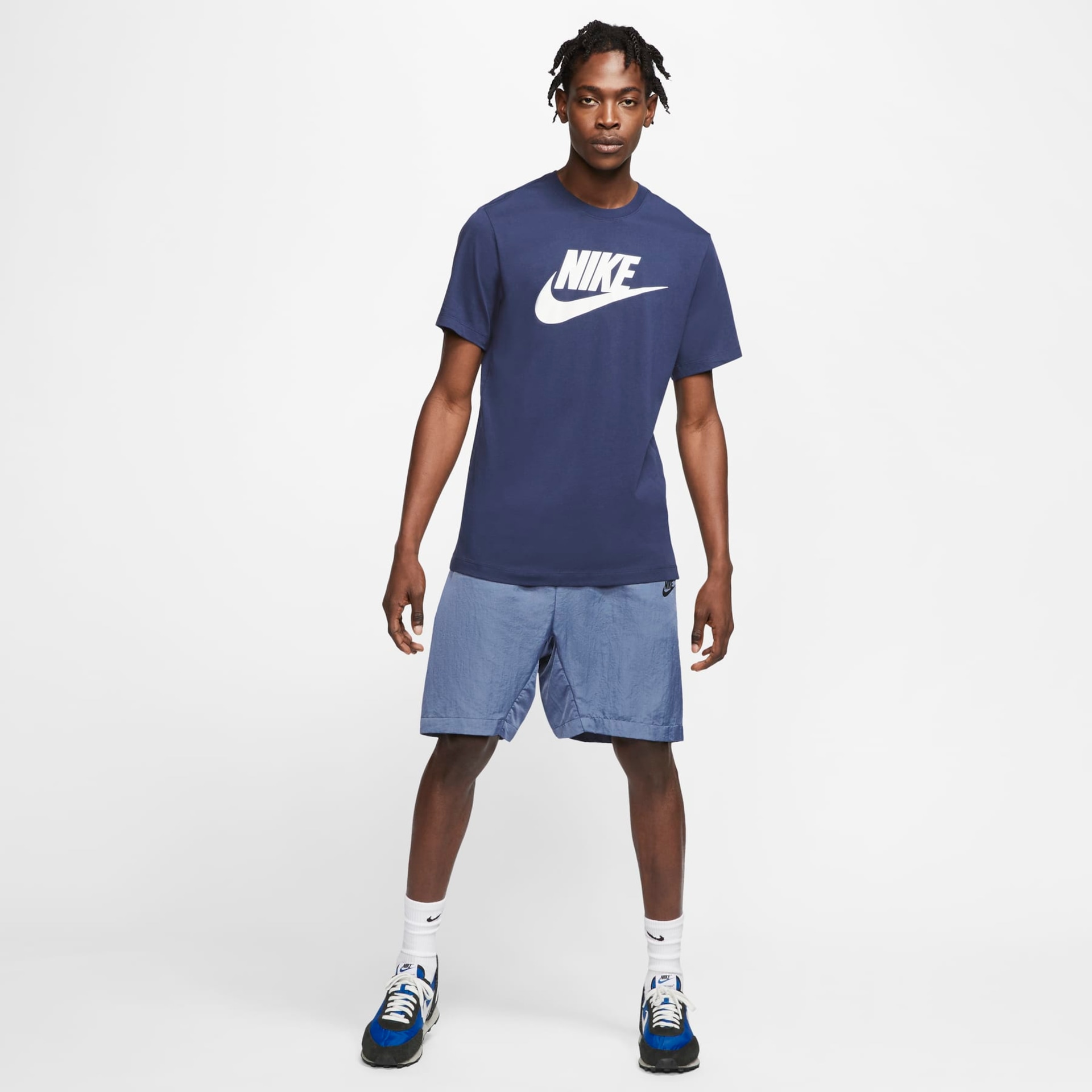 Camiseta Nike Sportswear Icon Futura Masculina - Foto 4