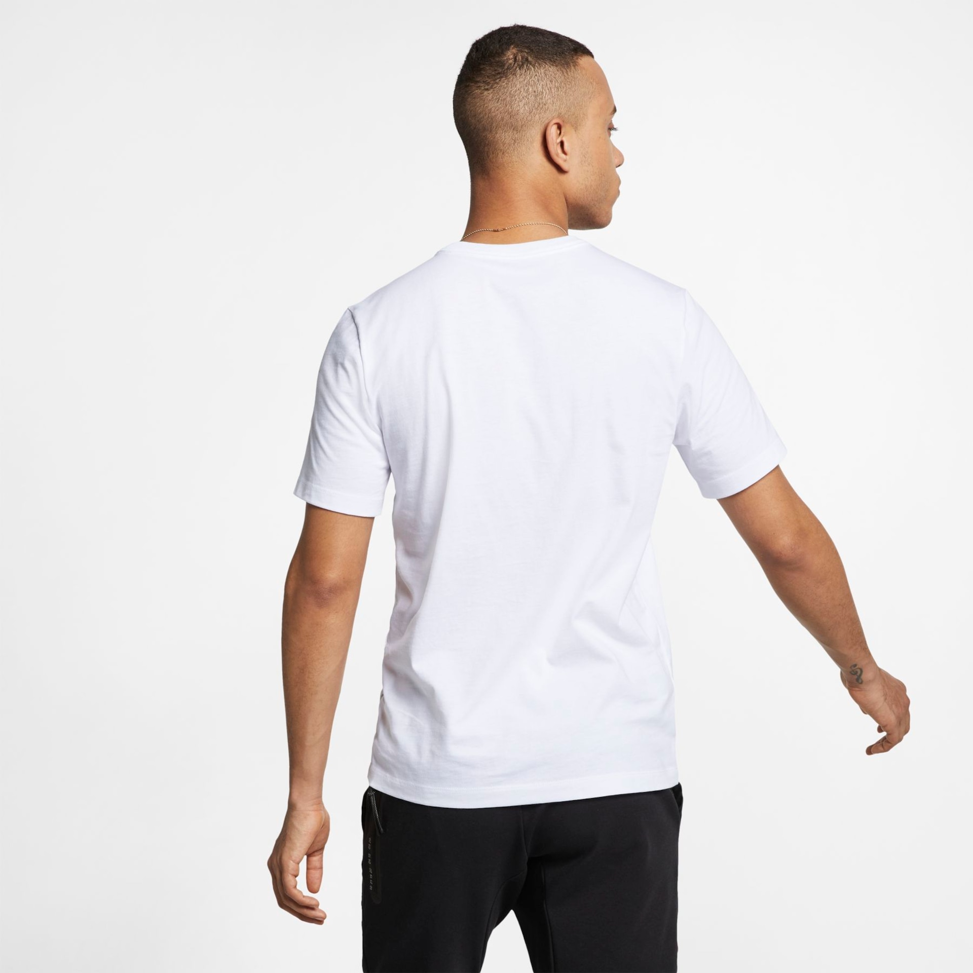 Camiseta Nike Sportswear Icon Futura Masculina - Foto 2