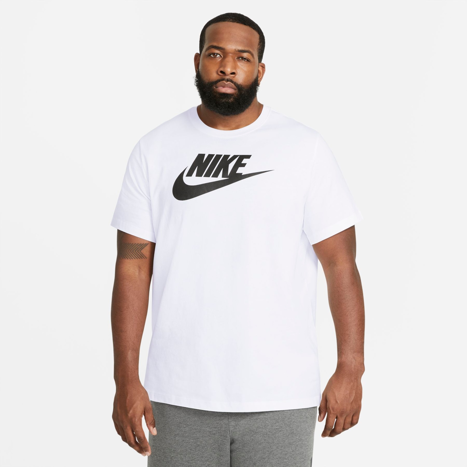 Camiseta Nike Sportswear Icon Futura Masculina - Foto 5