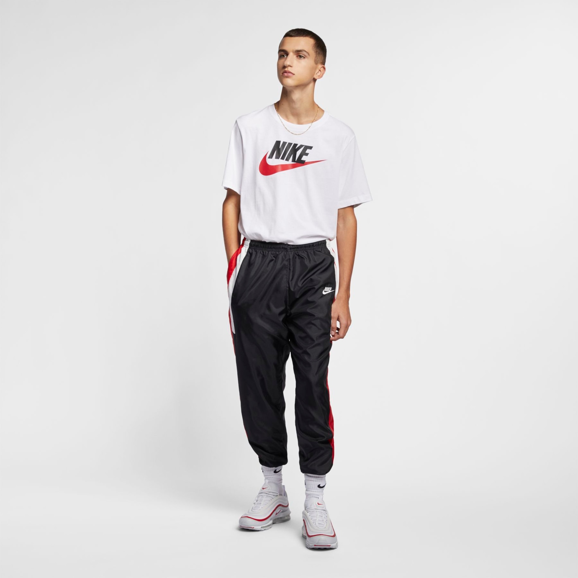 Camiseta Nike Sportswear Icon Futura Masculina - Foto 5