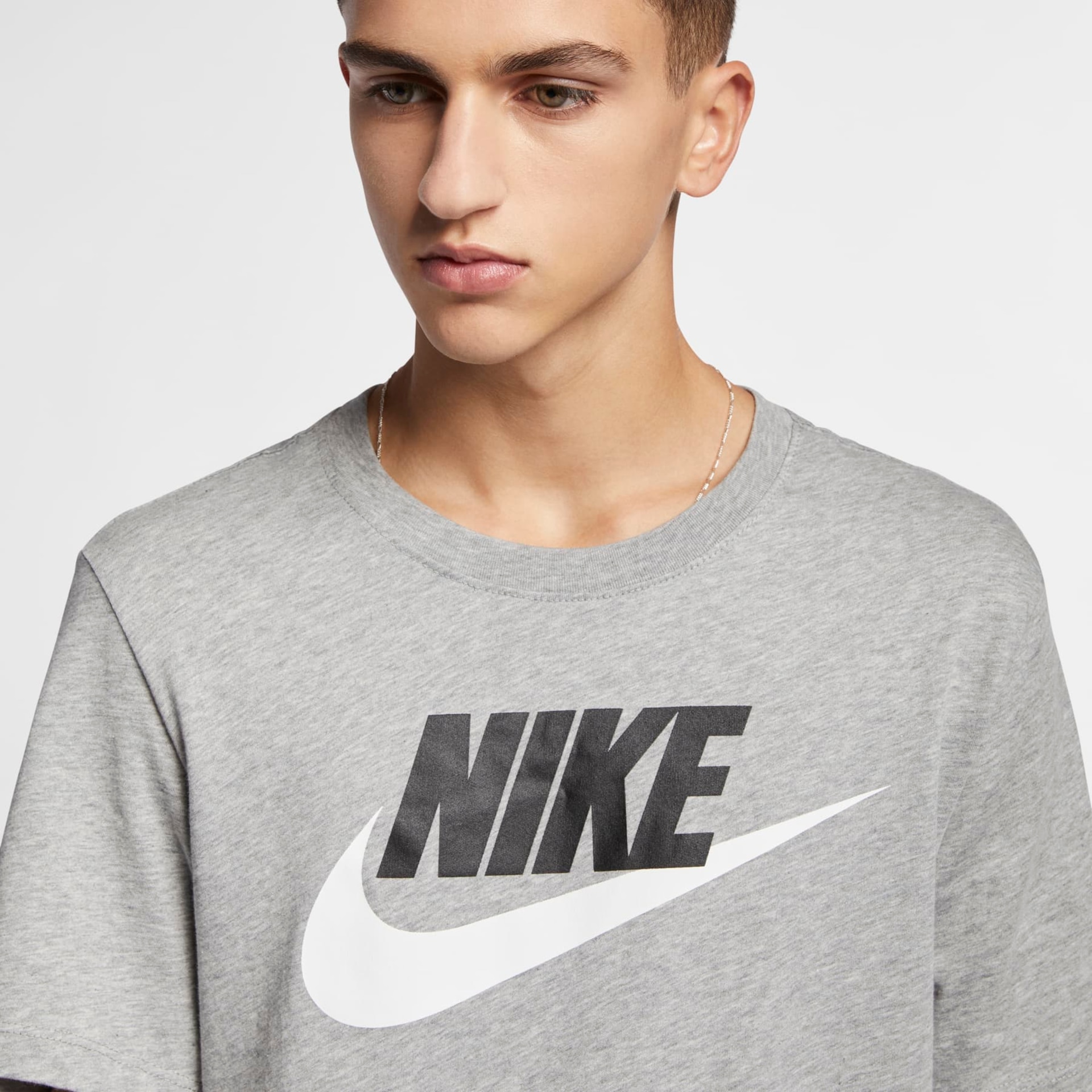 Camiseta Nike Sportswear Icon Futura Masculina - Foto 2
