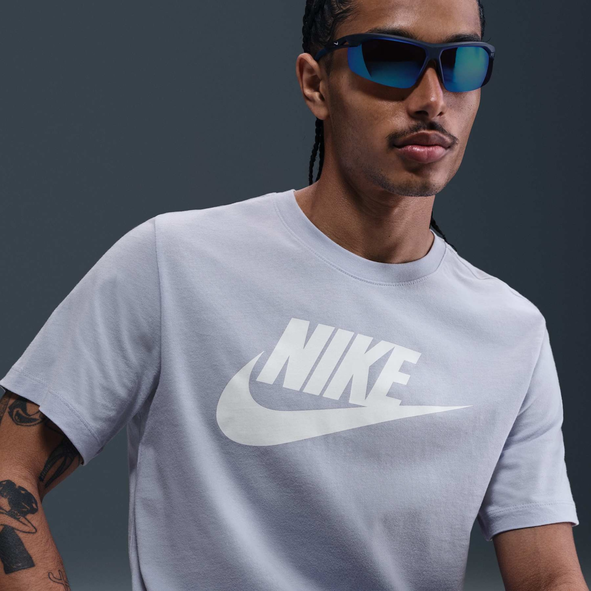 Camiseta Nike Sportswear Icon Futura Masculina - Foto 3