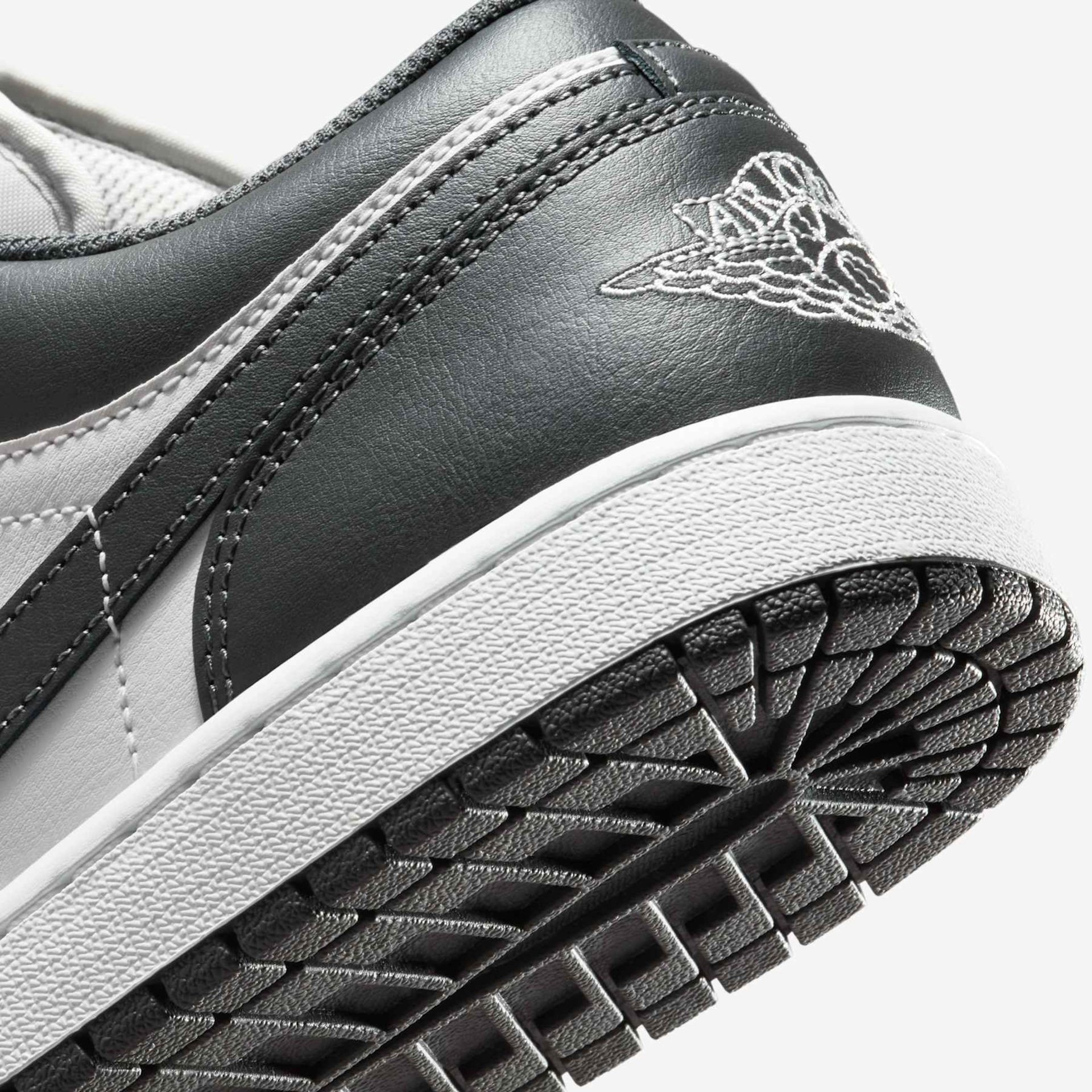 Tênis Air Jordan 1 Low Masculino - Foto 8