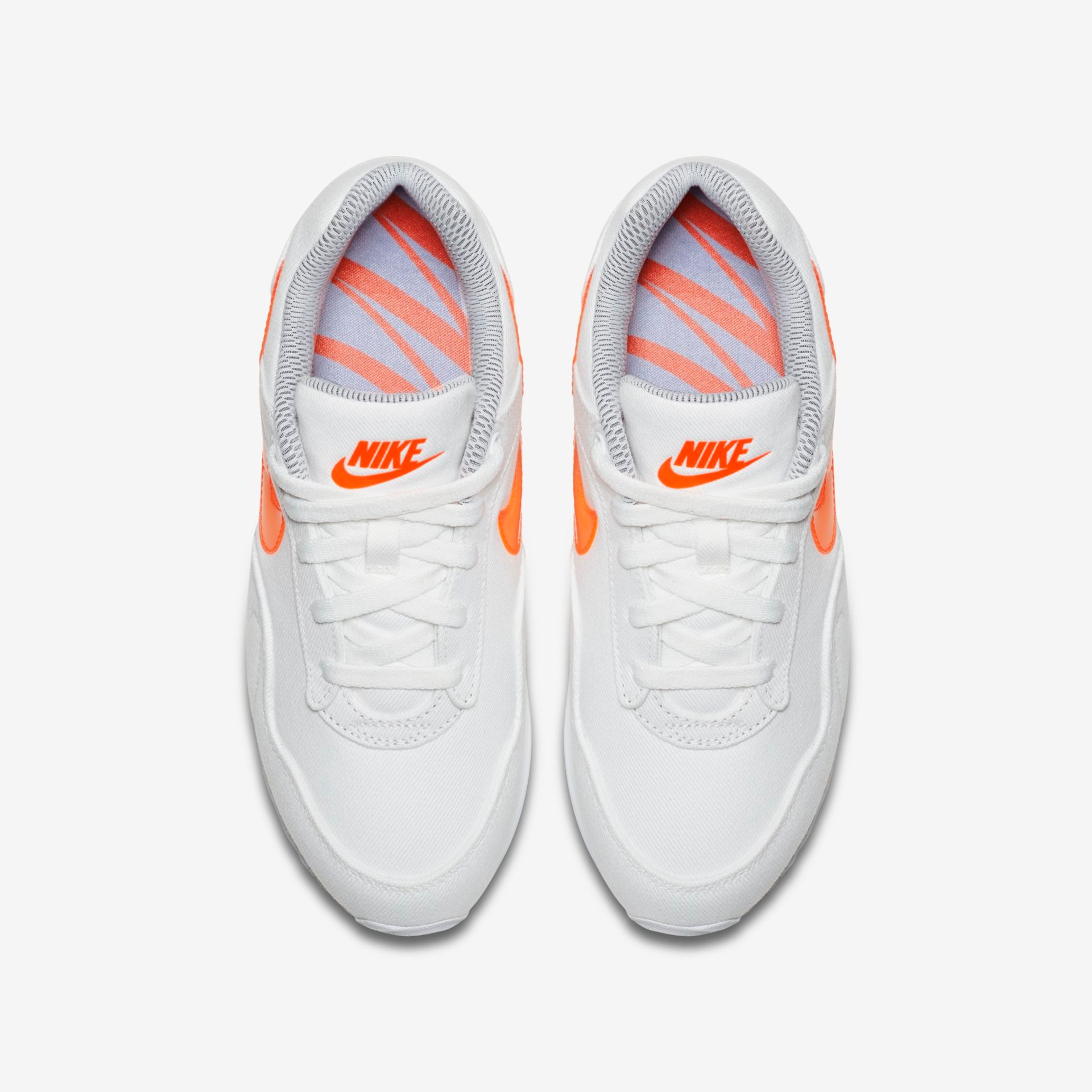 Tênis Nike Outburst Lux Feminino - Foto 4