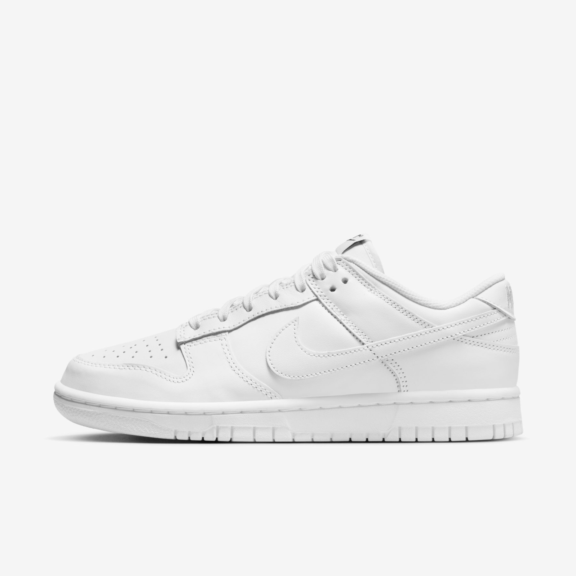 Tênis Nike Dunk Low Feminino - Foto 1