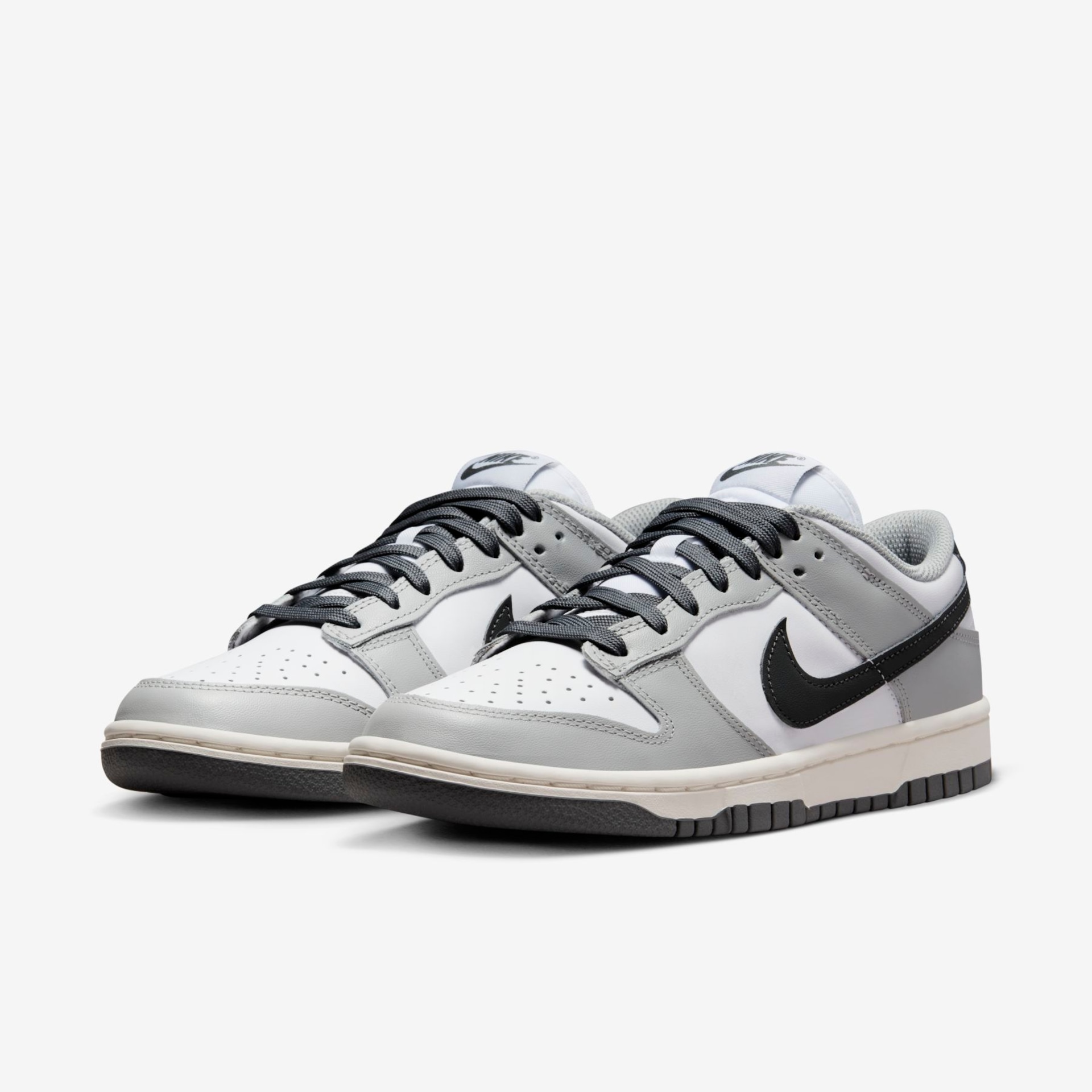 Tênis Nike Dunk Low Feminino - Foto 6