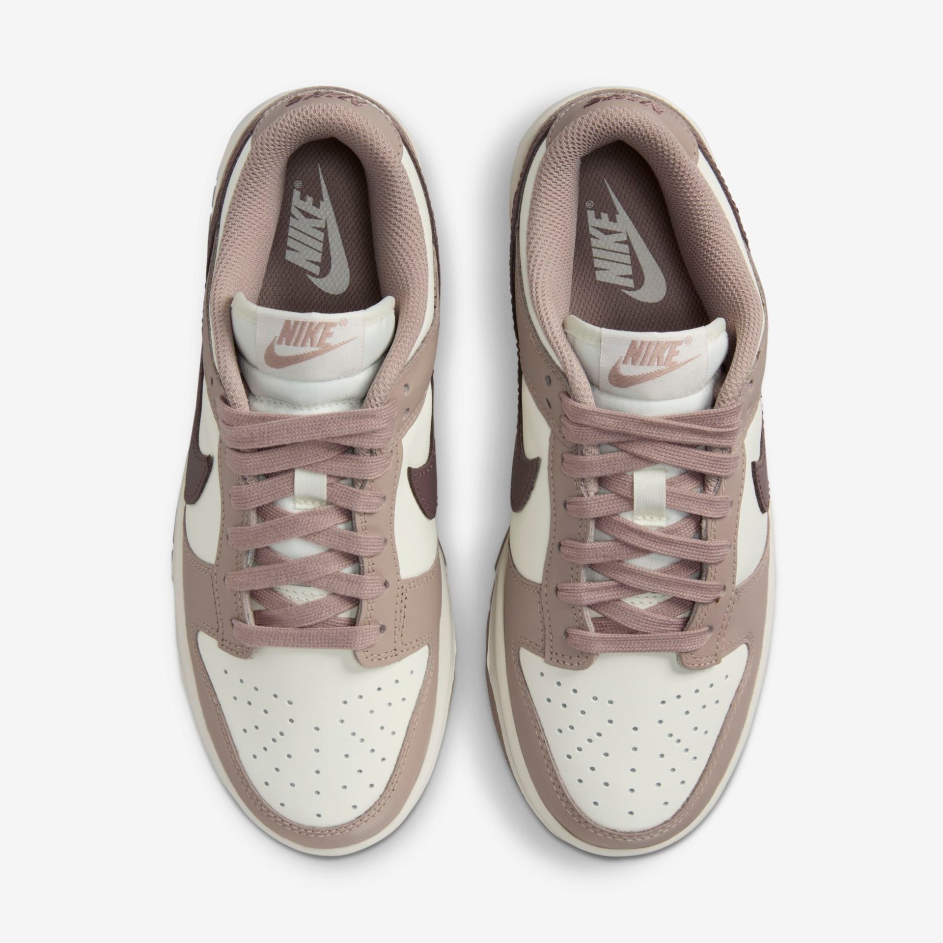 Tênis Nike Dunk Low Feminino - Foto 4
