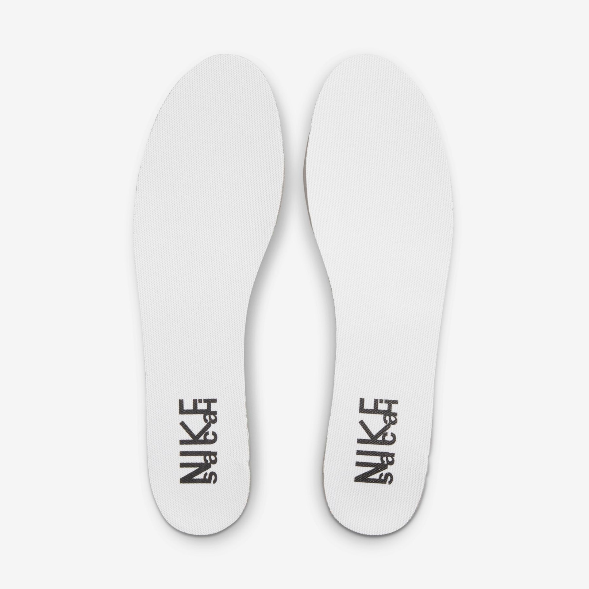 Tênis Nike Blazer Low x Sacai - Foto 10