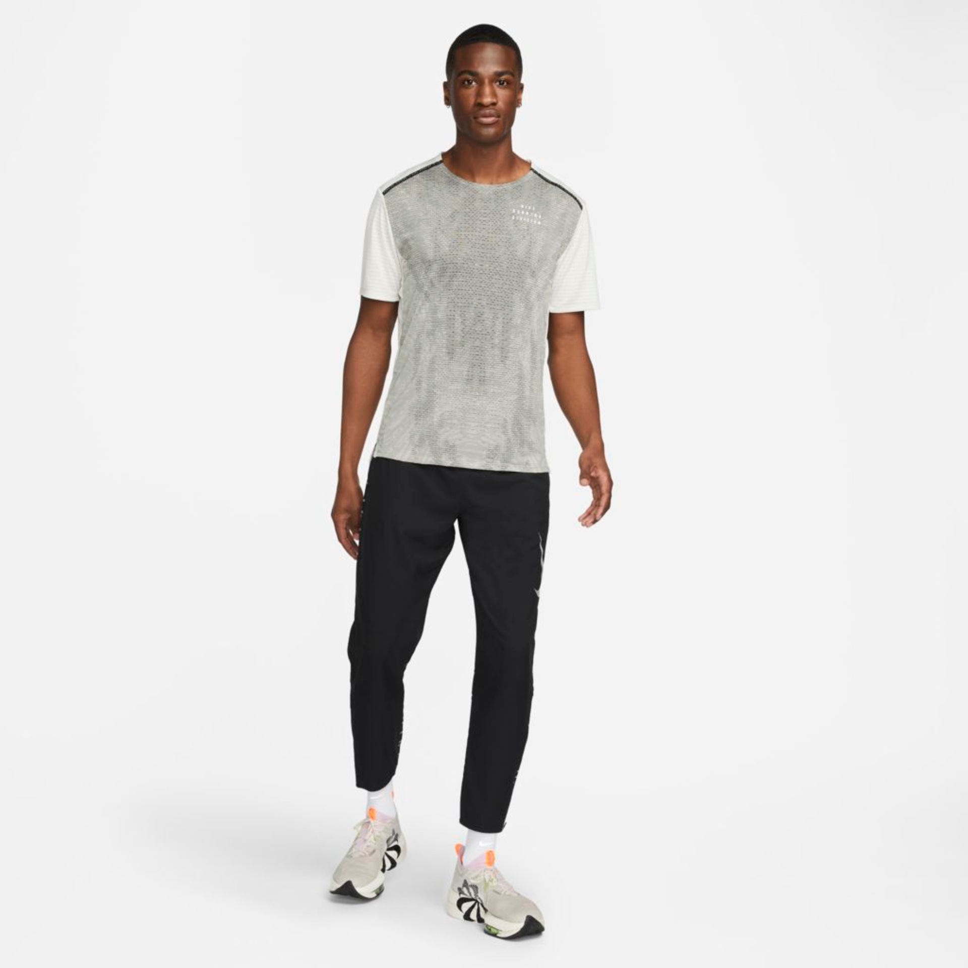 Camiseta Nike Dri-FIT Run Division Rise 365 Masculina - Foto 6