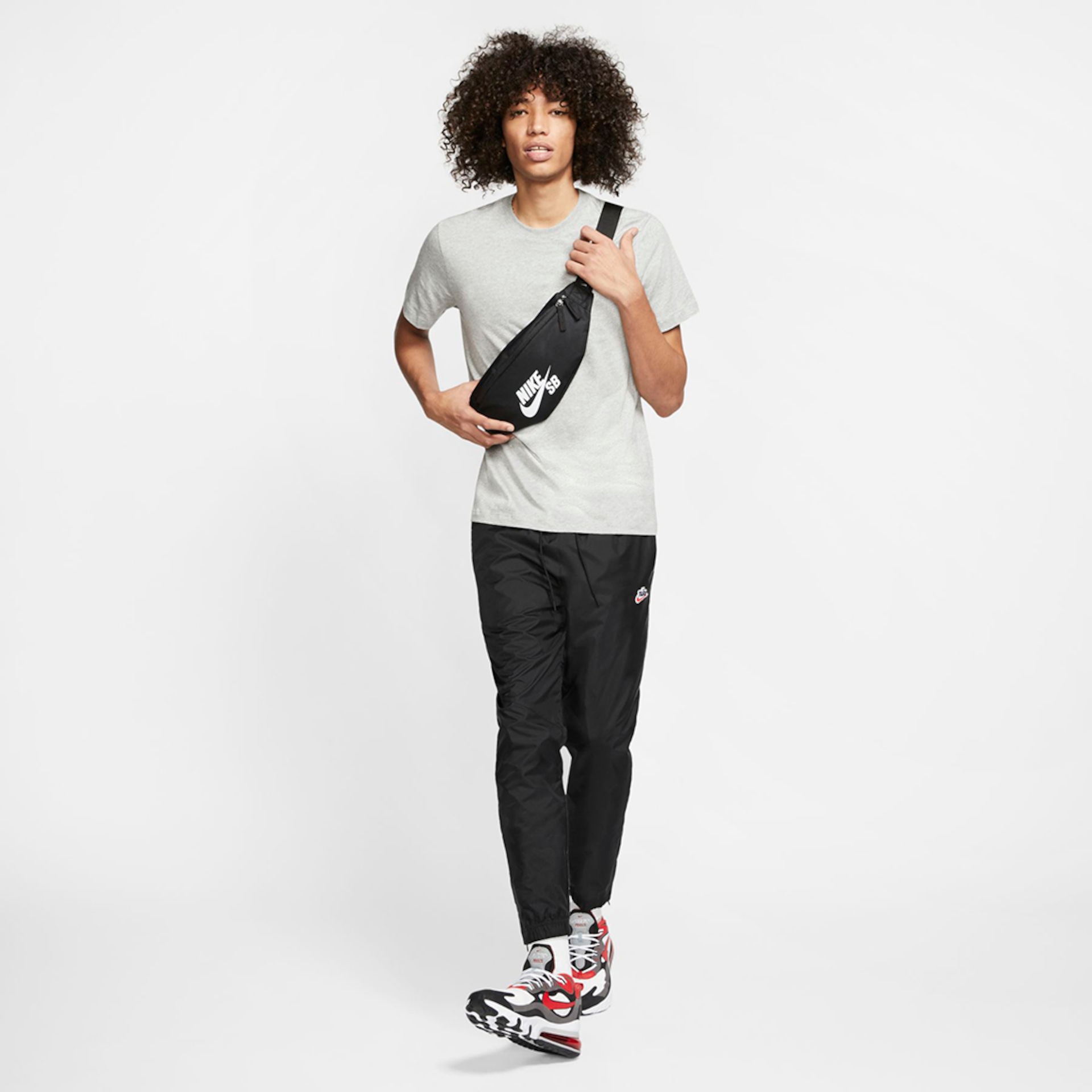 Camiseta Nike Sportswear Masculina - Foto 6