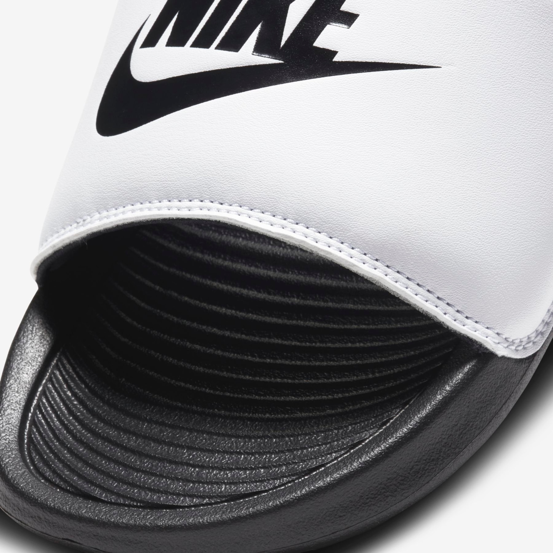 Chinelo Nike Victori One Feminino - Foto 5