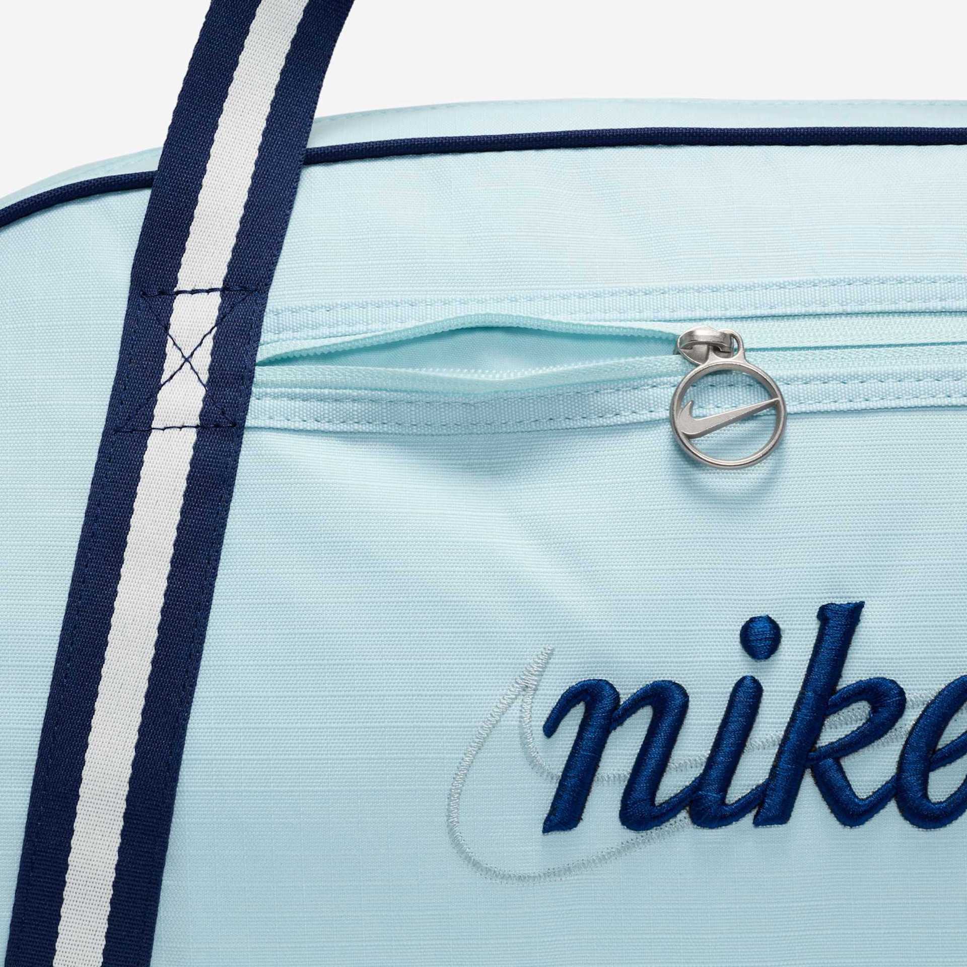 Bolsa Nike Gym Club Feminina - Foto 6