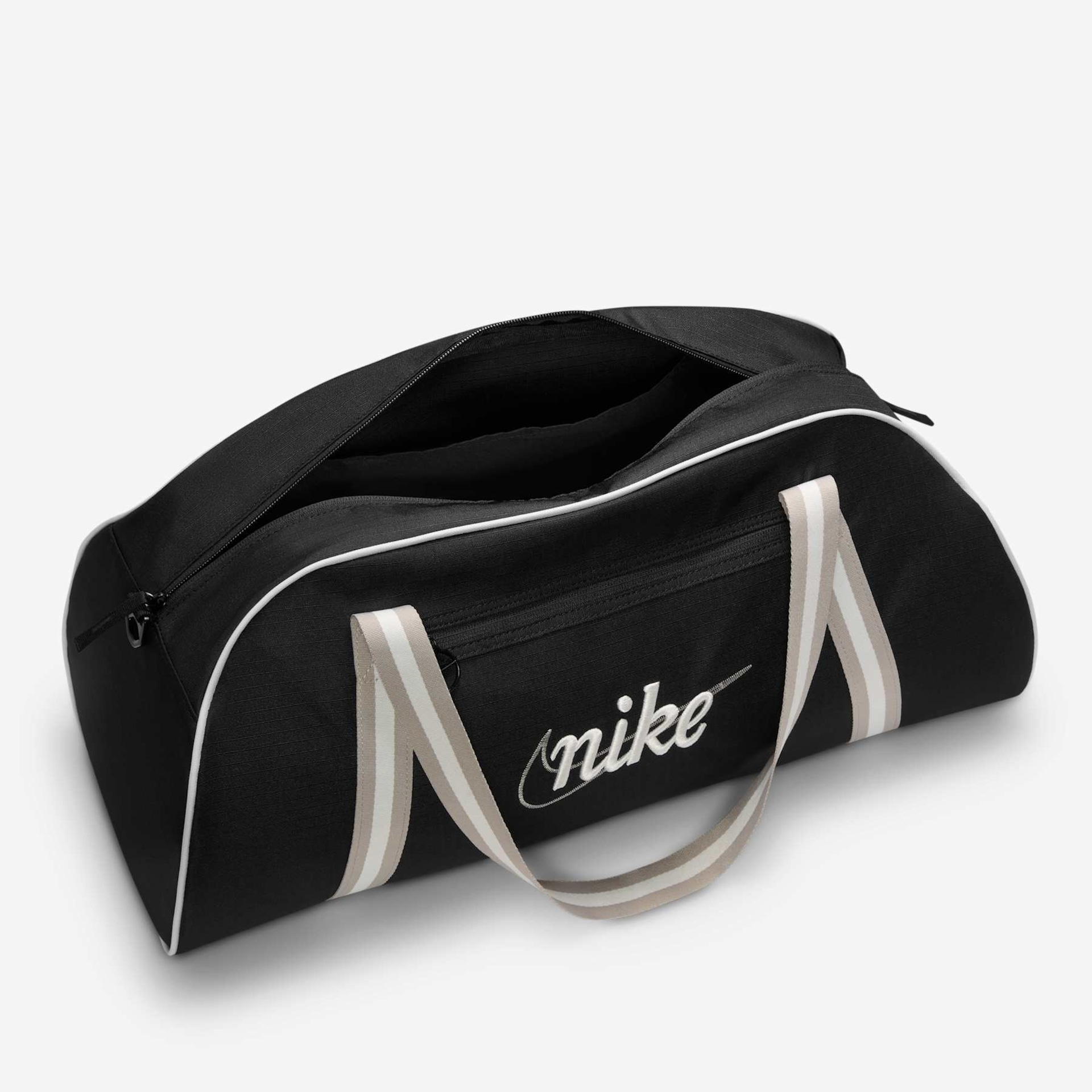 Bolsa Nike Gym Club Feminina - Foto 4