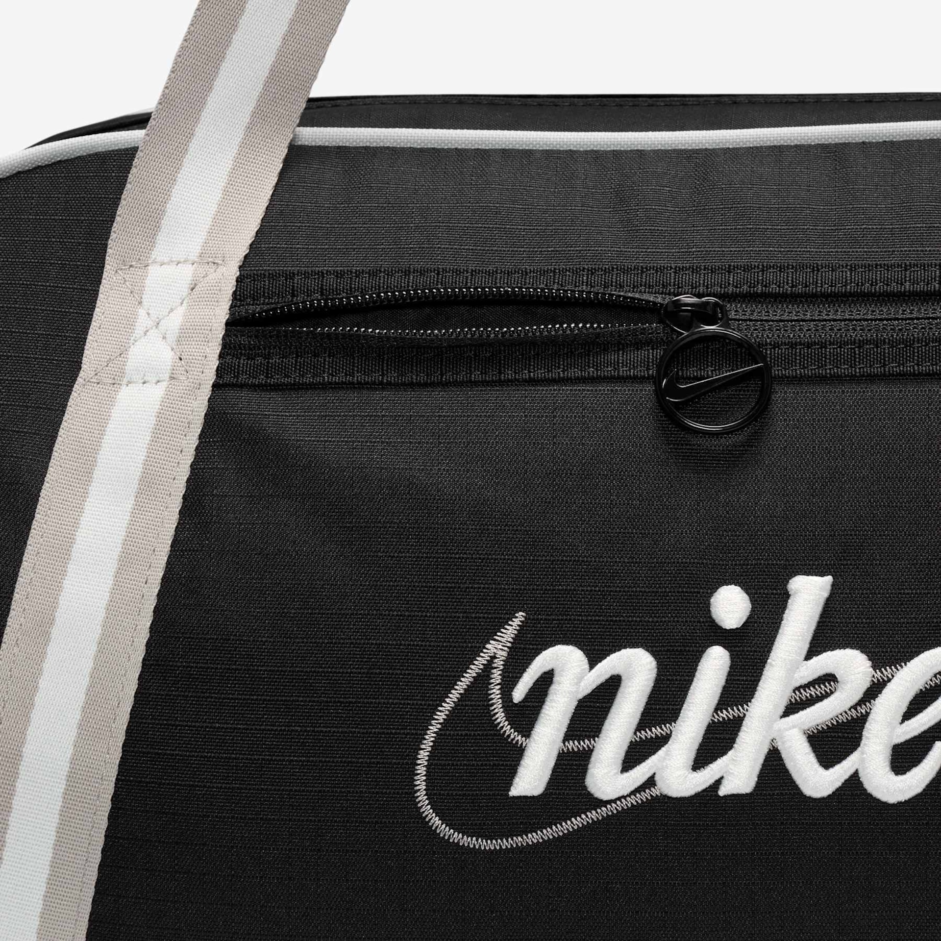 Bolsa Nike Gym Club Feminina - Foto 6