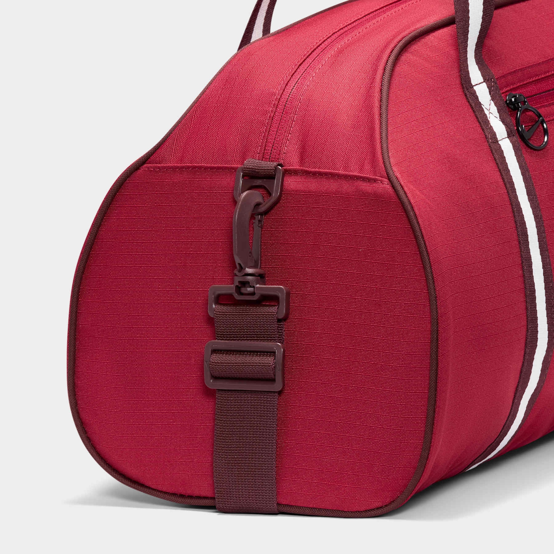 Bolsa Nike Gym Club Feminina - Foto 8