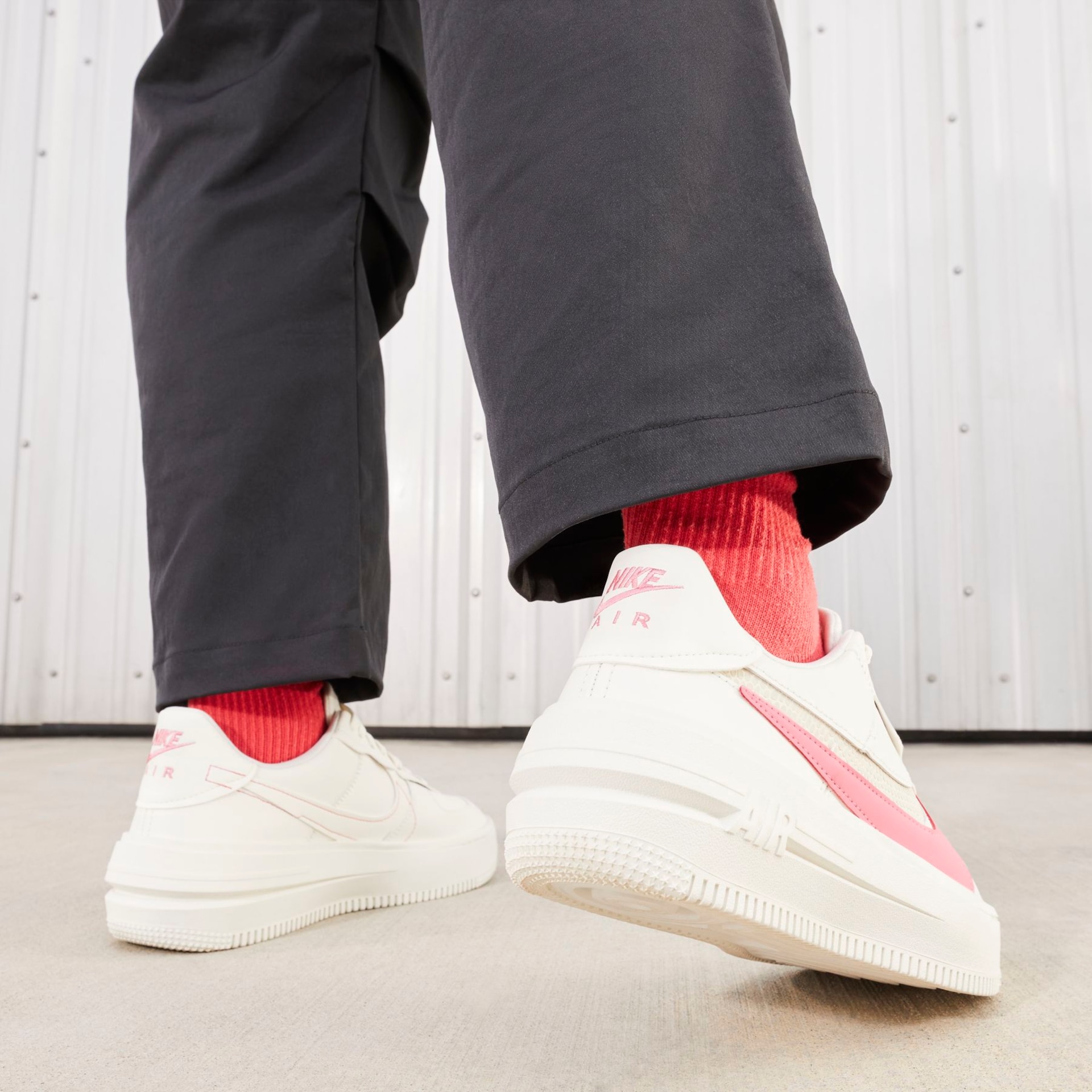 Tênis Nike Air Force 1 PLT.AF.ORM Feminino - Foto 11