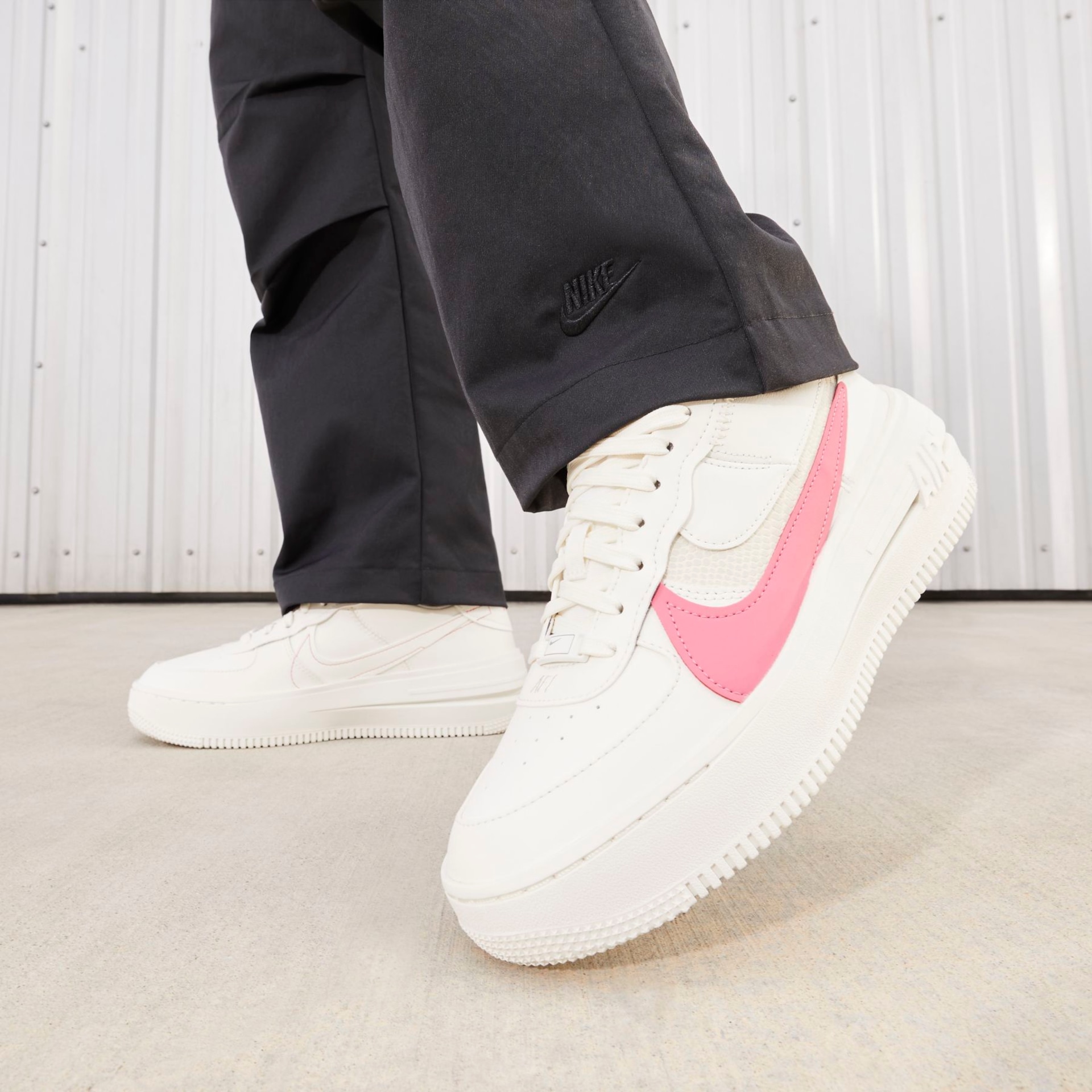 Tênis Nike Air Force 1 PLT.AF.ORM Feminino - Foto 10