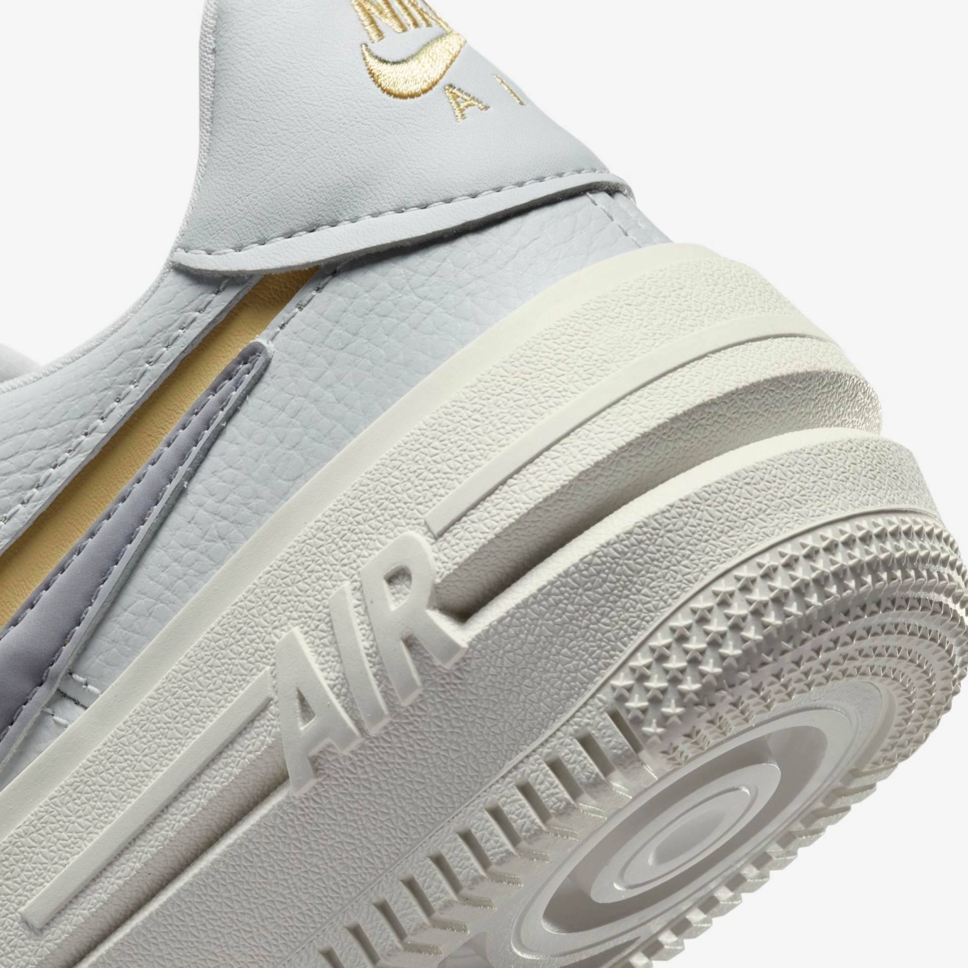 Tênis Nike Air Force 1 PLT.AF.ORM Feminino - Foto 8