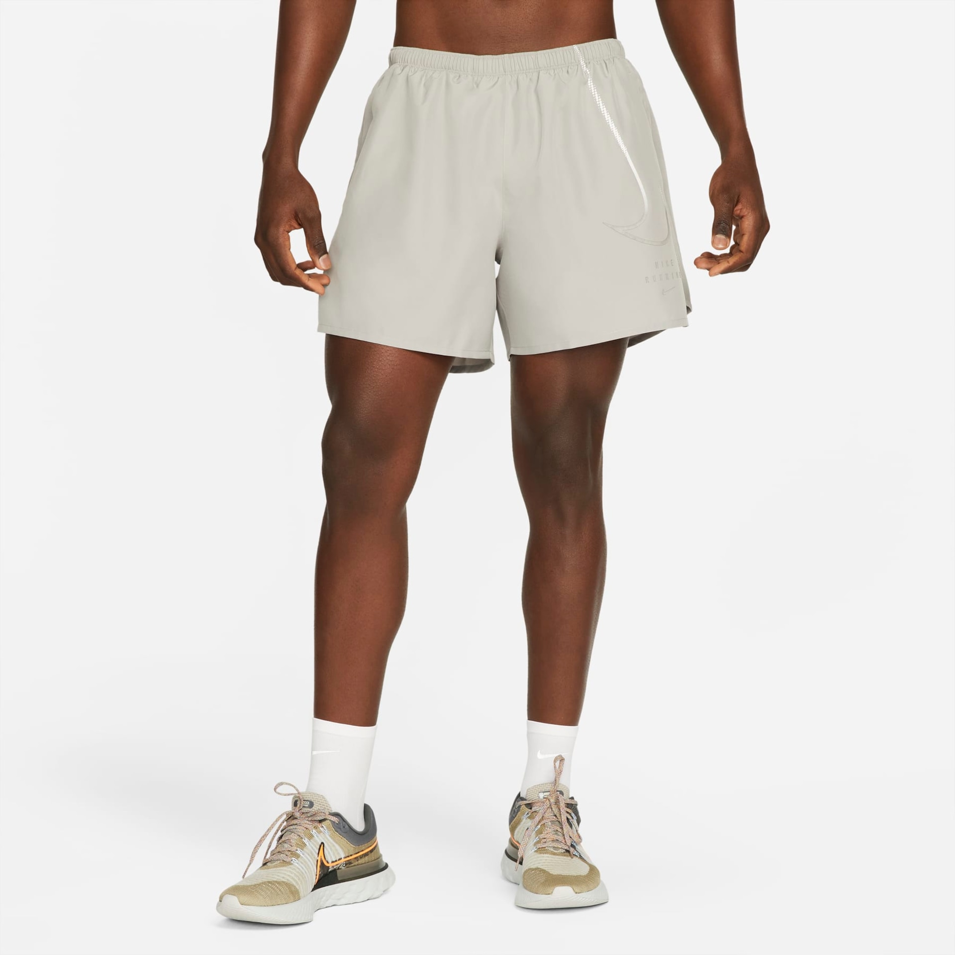 Shorts Nike Dri-FIT Run Division Challenger Masculino - Foto 1