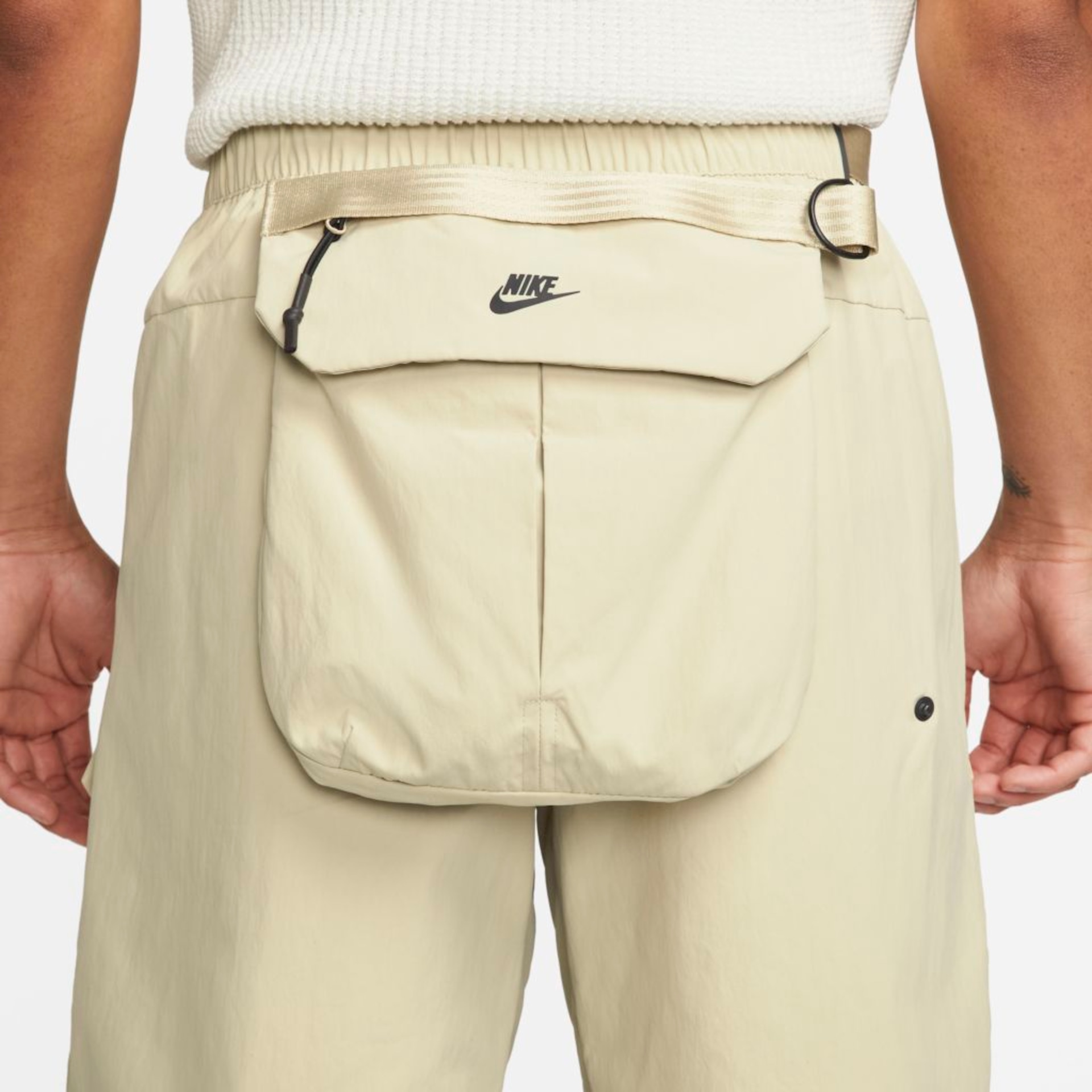 Shorts Nike Sportswear Tech Pack Masculino - Foto 7