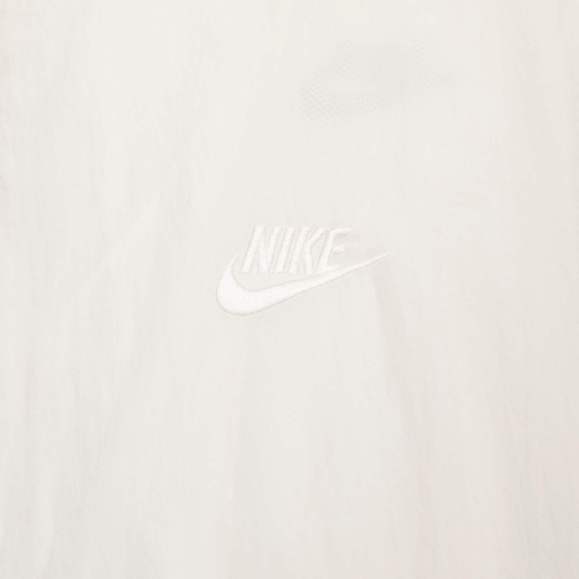 Jaqueta Nike Sportswear Essential Windrunner Feminina - Foto 6