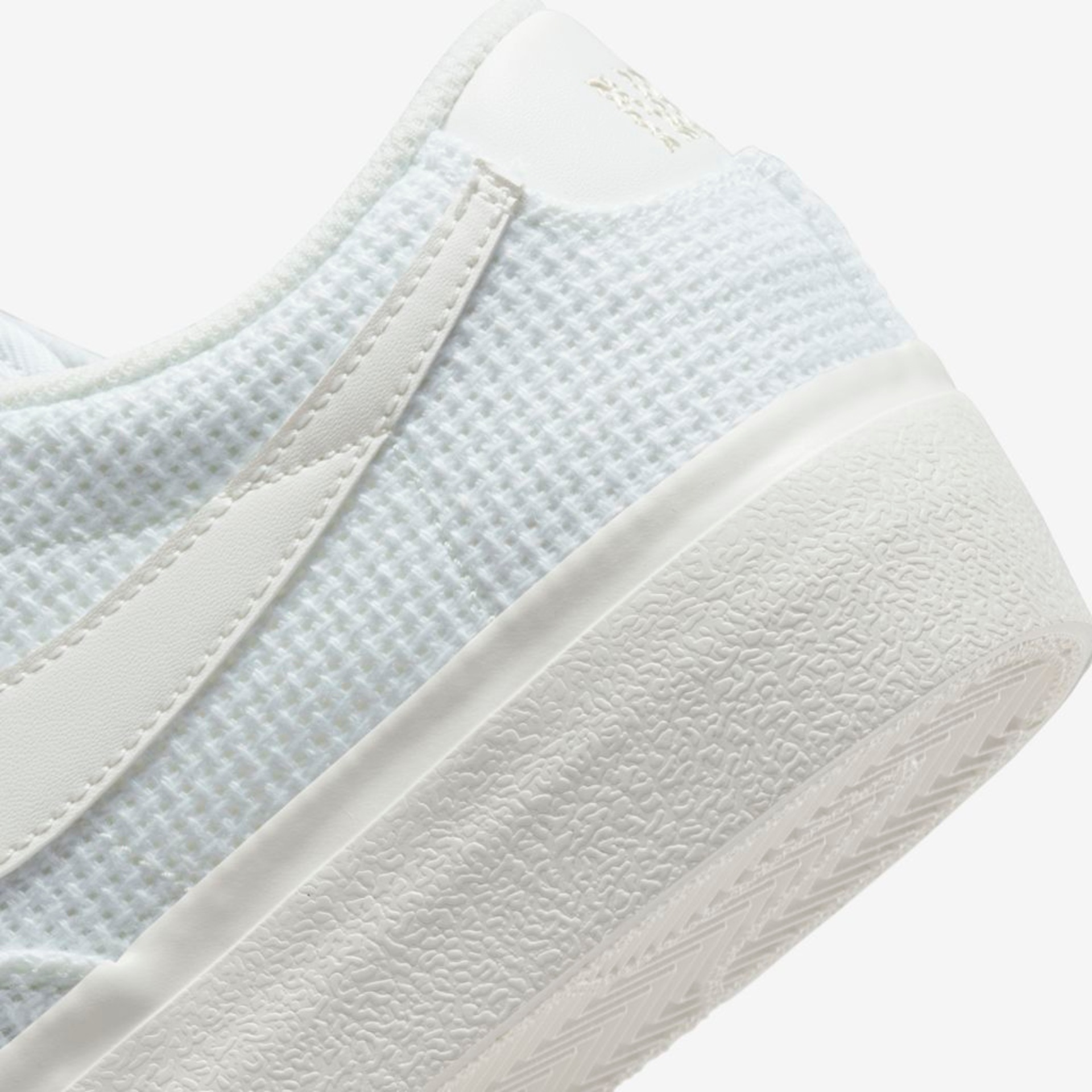 Tênis Nike Blazer Low Platform Feminino - Foto 8