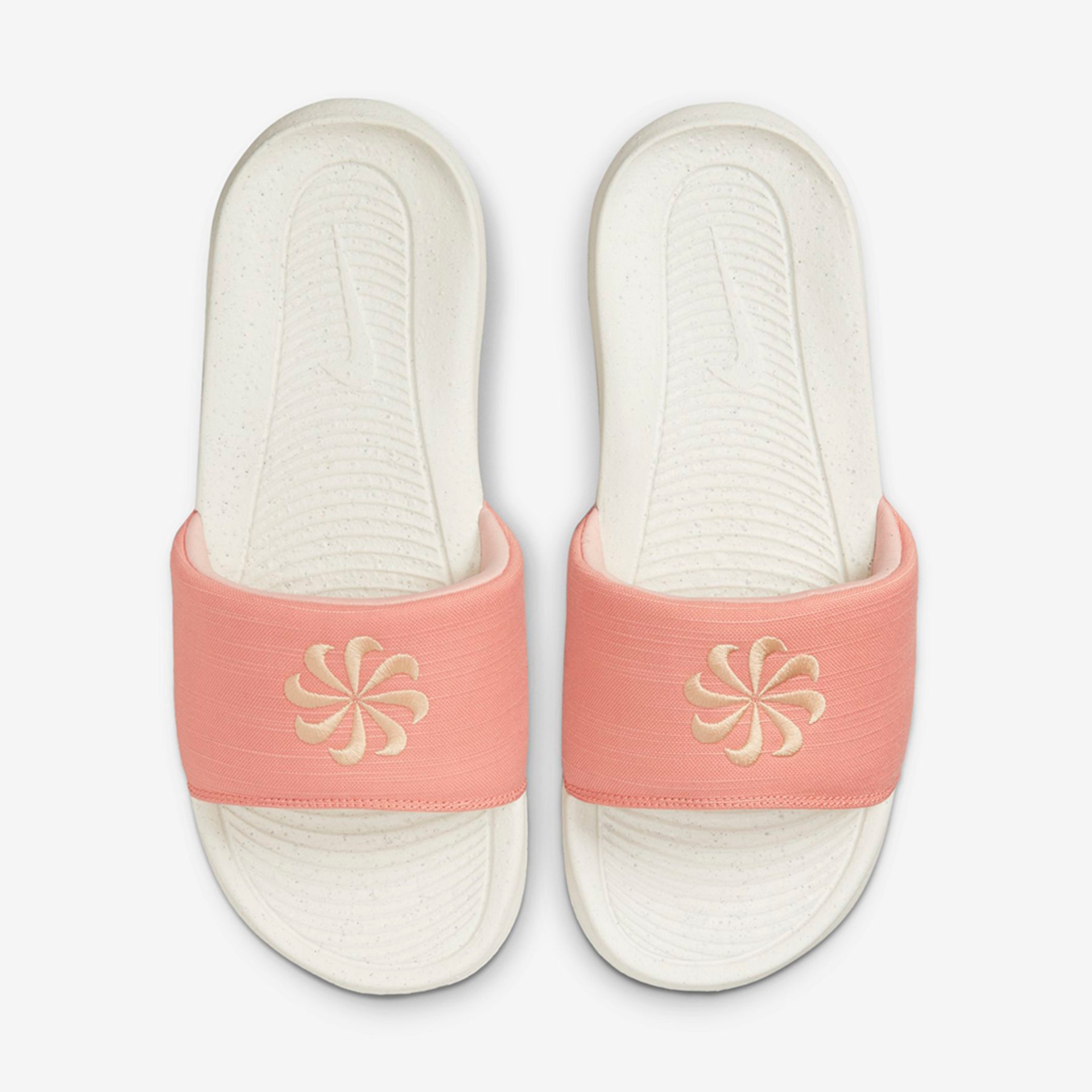 Chinelo Nike Victori One Next Nature Feminino - Foto 4