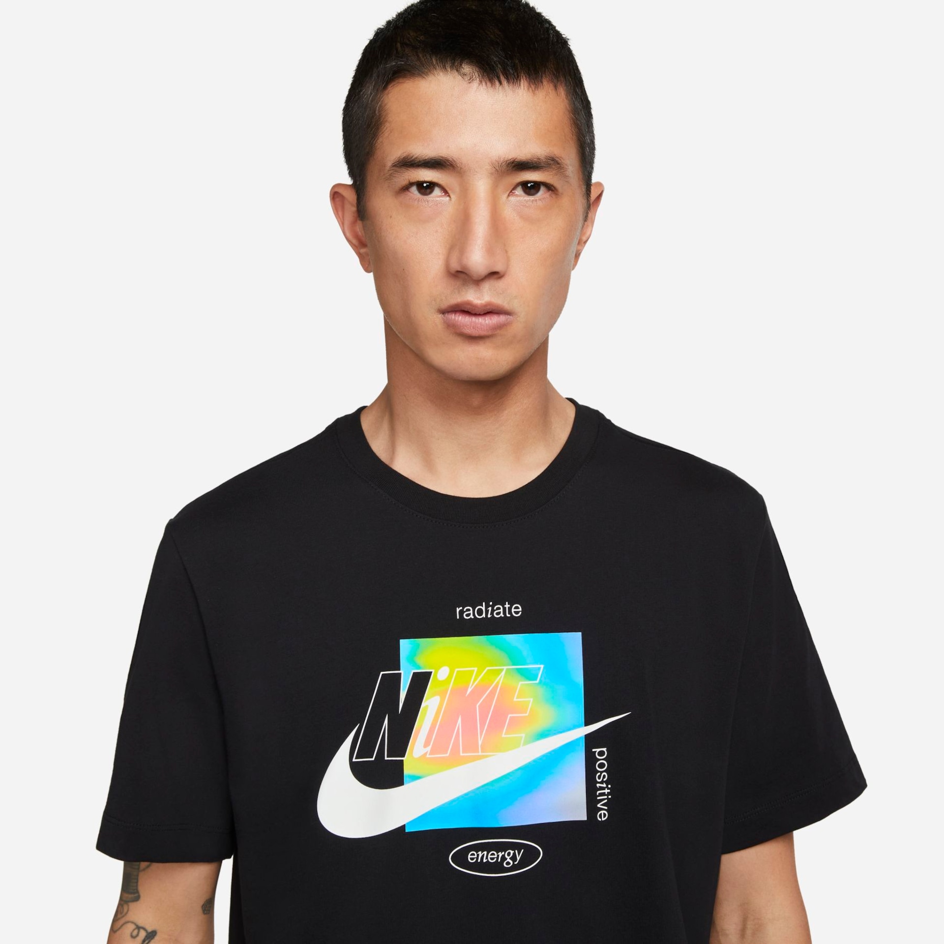 Camiseta Nike Sportswear Masculina - Foto 3