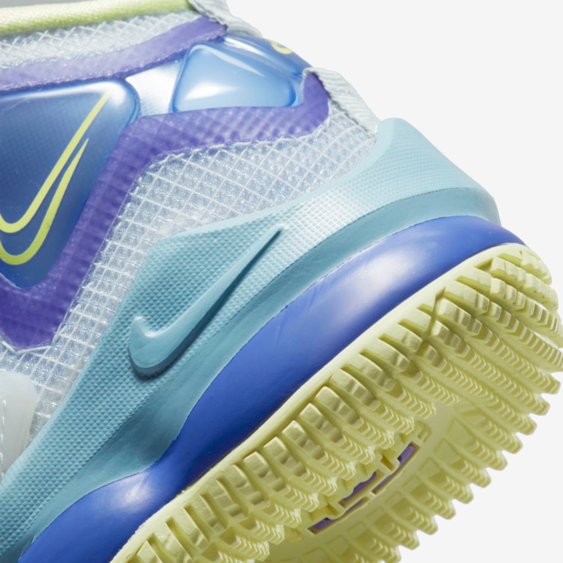 Tênis Nike LeBron 19 Infantil - Foto 8