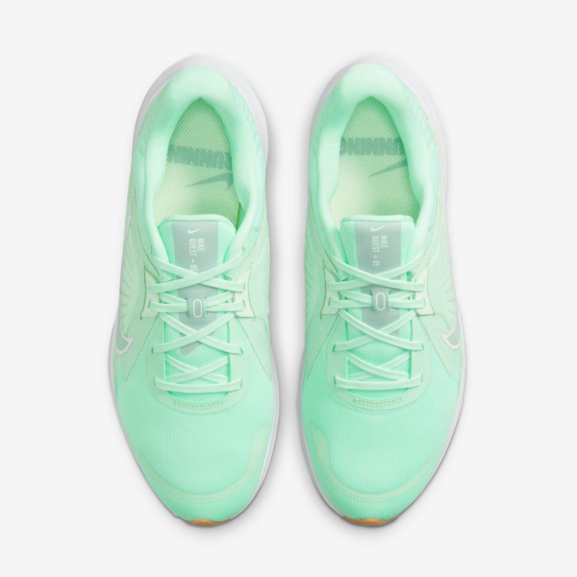 Tênis Nike Quest 5 Feminino - Foto 4