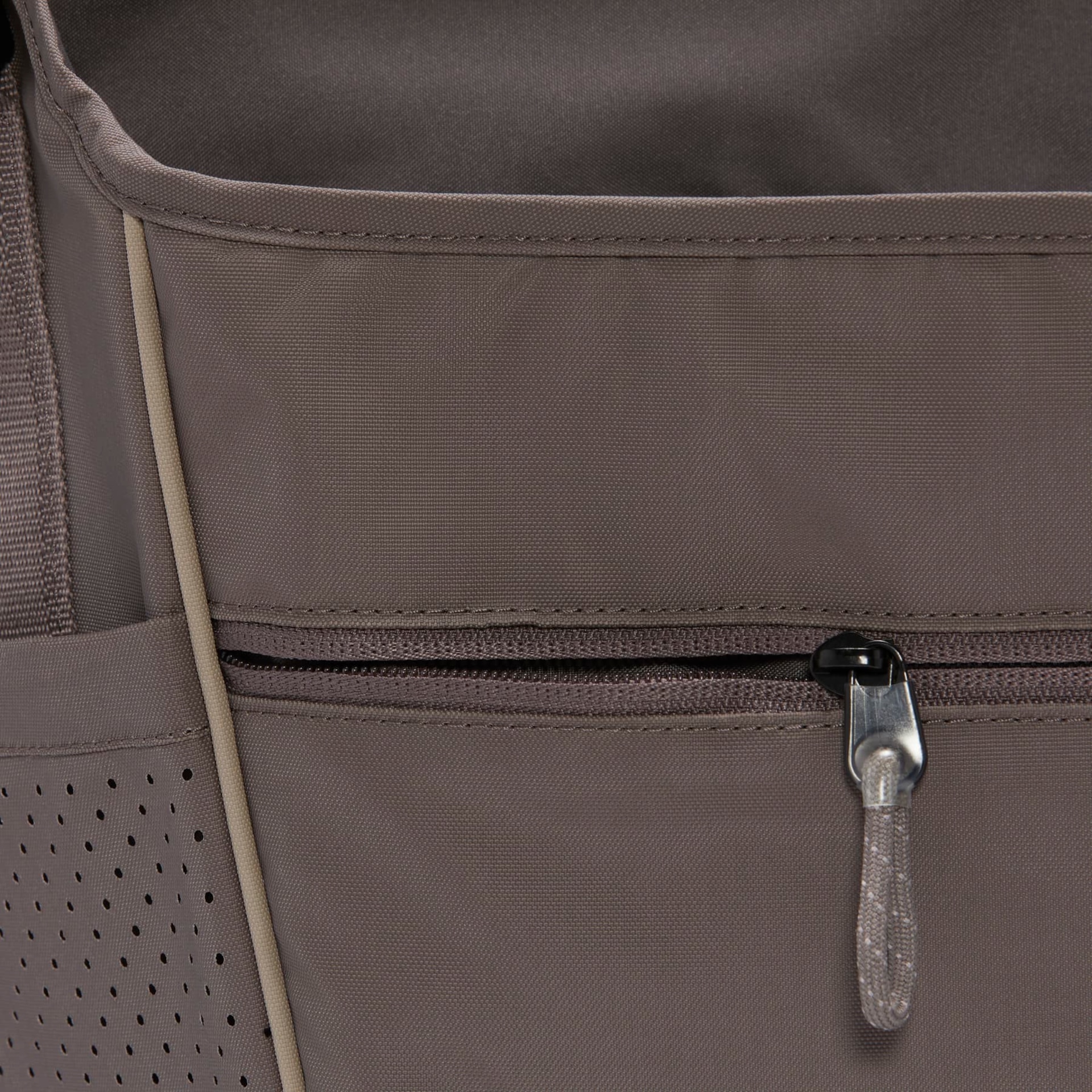 Bolsa Nike Sportswear Essentials Unissex - Foto 6