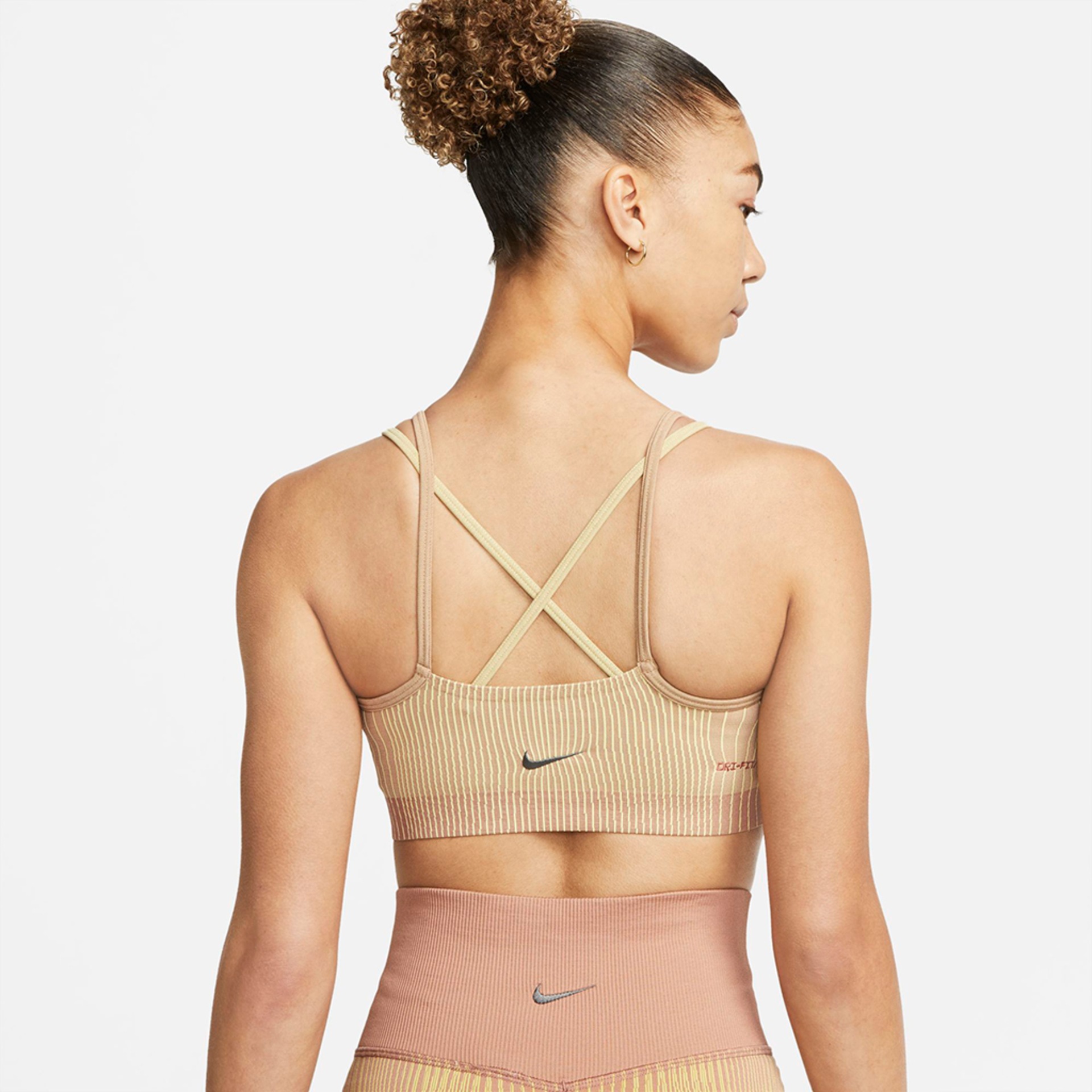 Top Nike Yoga Dri-FIT ADV Indy Feminino - Foto 2