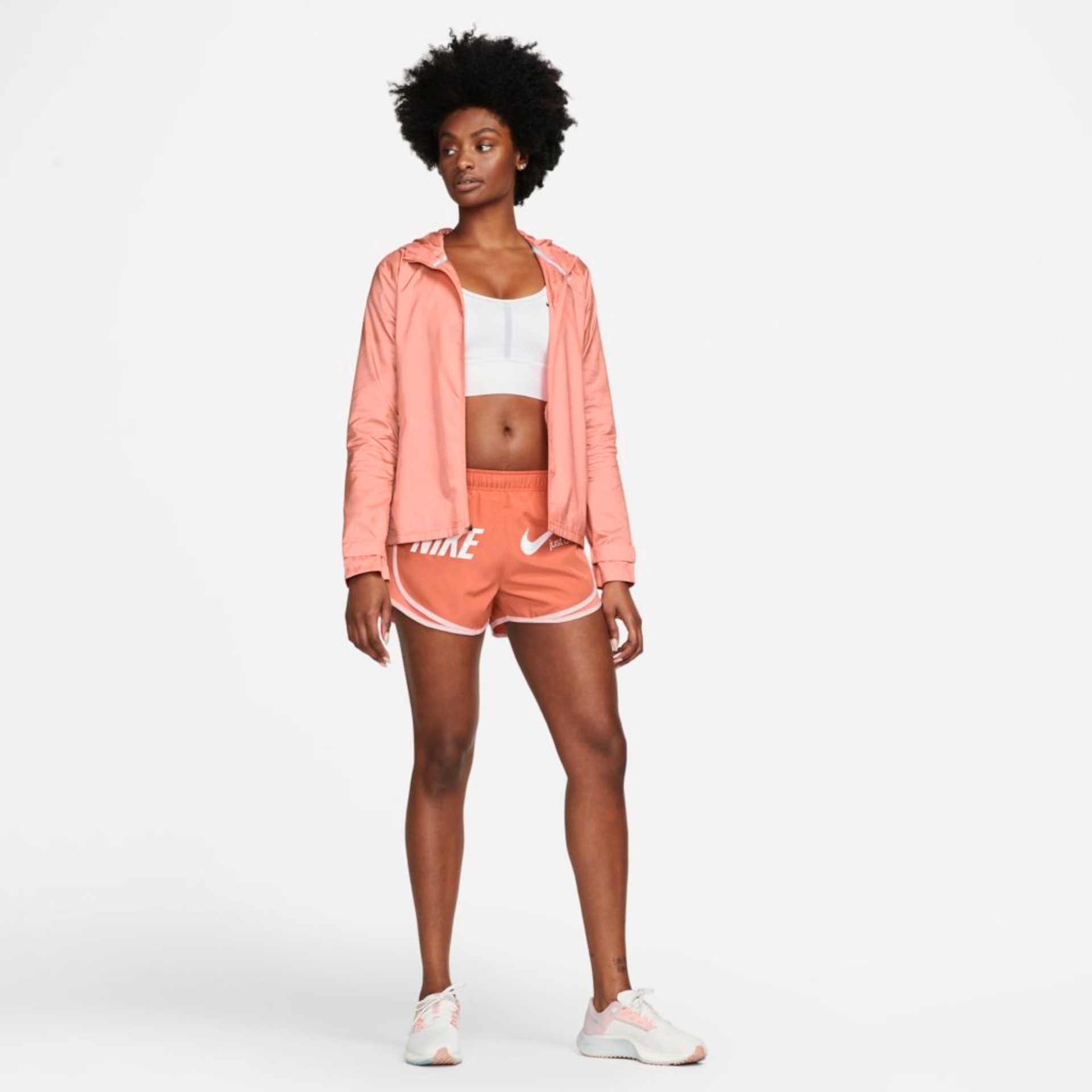 Shorts Nike Dri-FIT Tempo Feminino - Foto 7