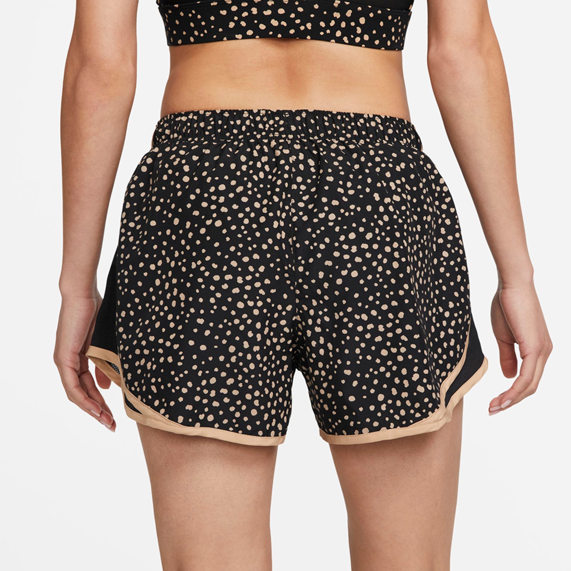 Shorts Nike Dri-FIT Tempo Feminino - Foto 3