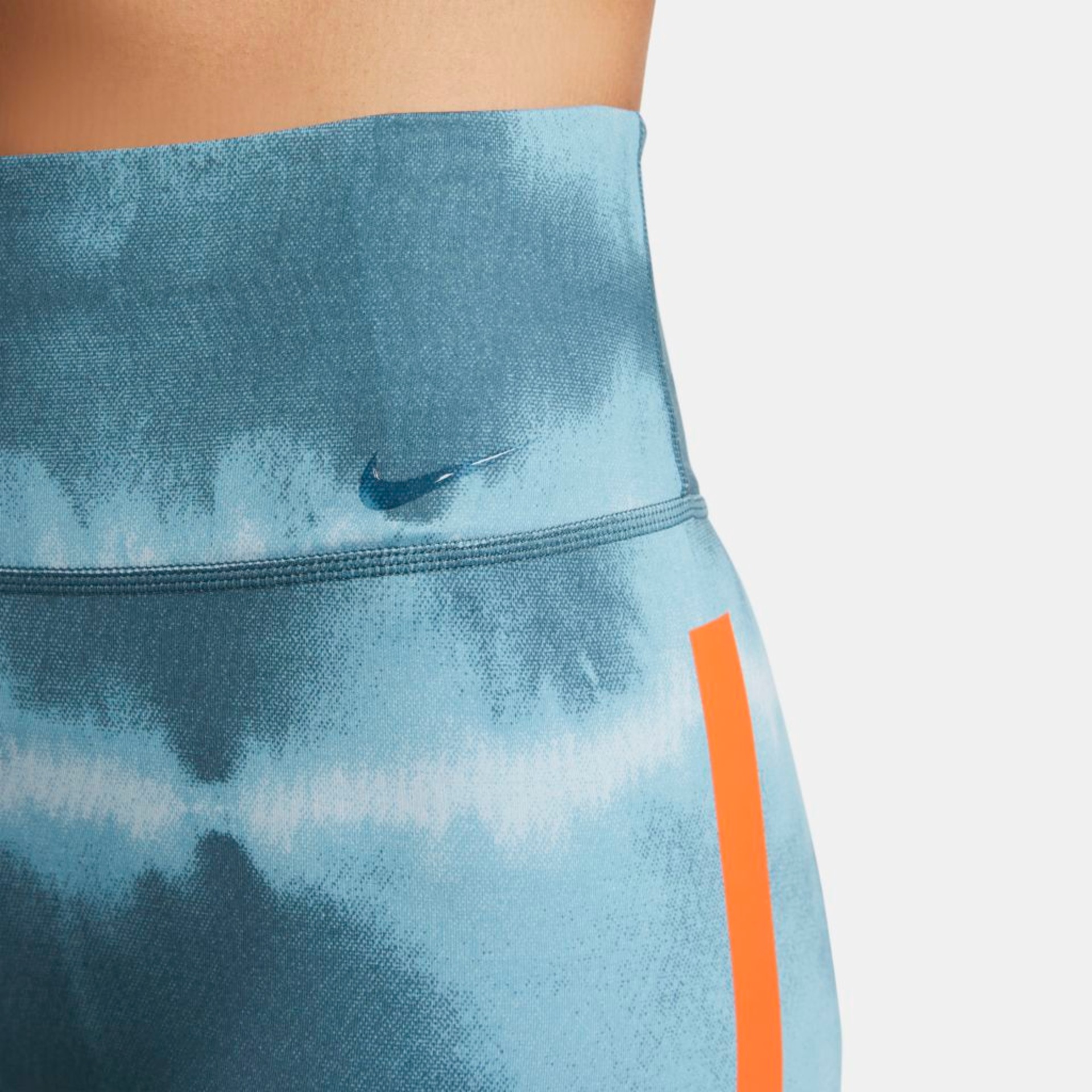 Shorts Nike Dri-FIT One Luxe Feminino - Foto 4