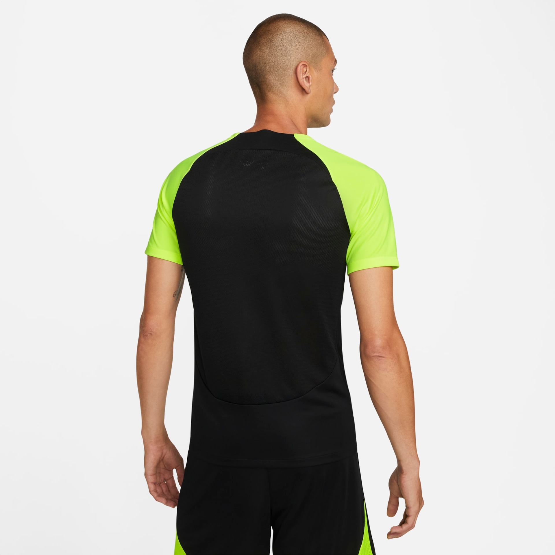Camiseta Nike Dri-FIT Academy Pro Masculina - Foto 2