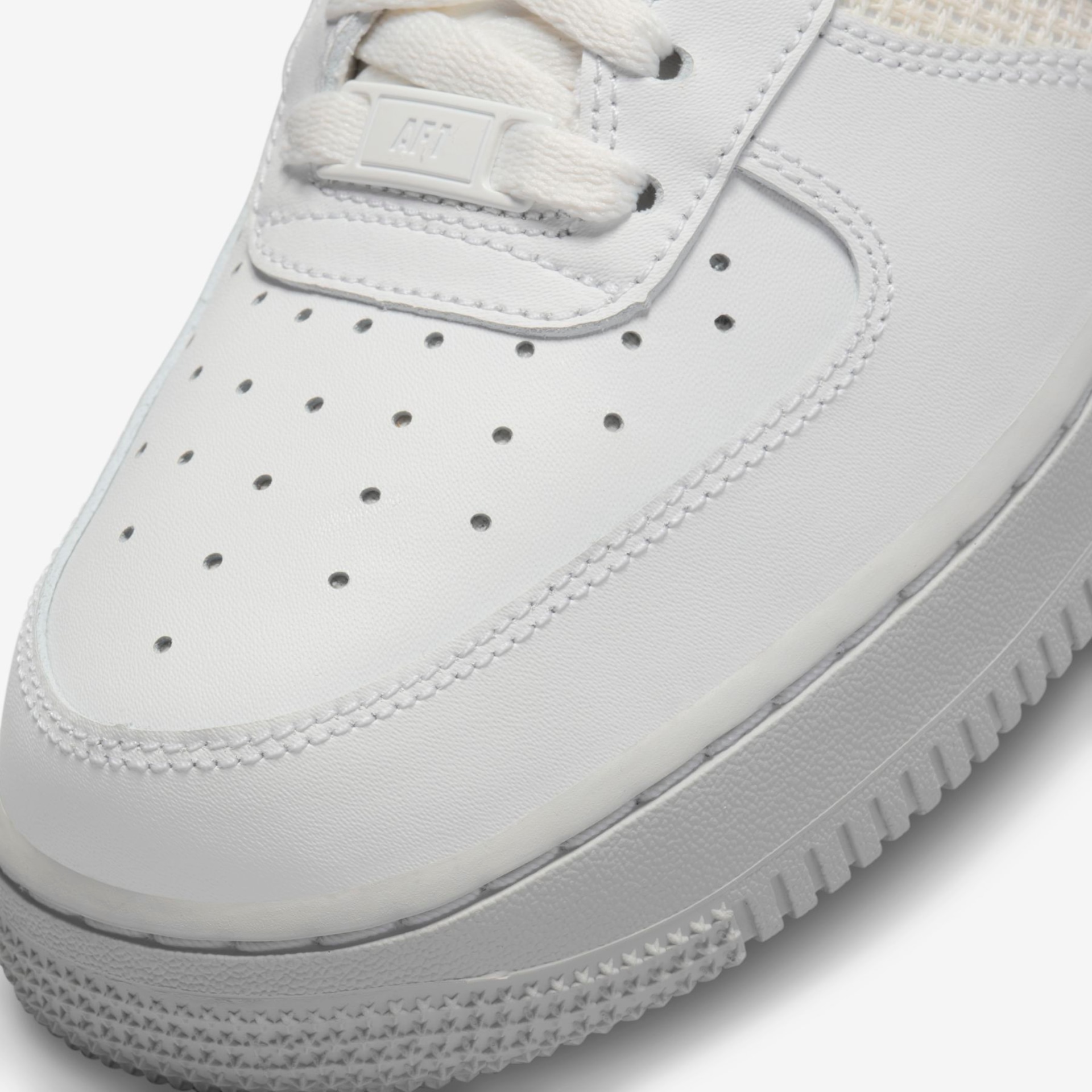 Tênis Nike Air Force 1 "07 ESS Feminino - Foto 7