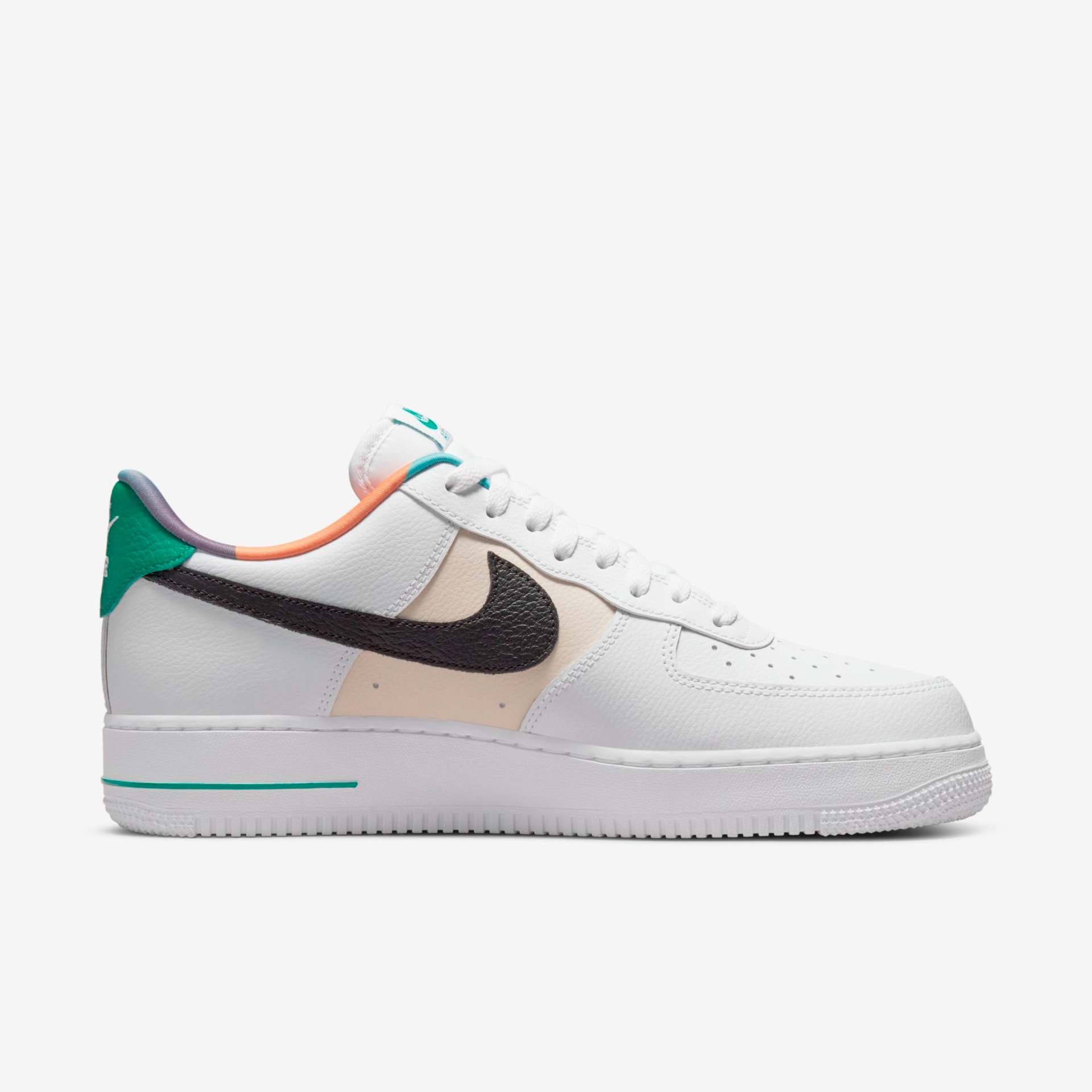 Tênis Nike Air Force 1 "07 LV8 EMB Masculino - Foto 3