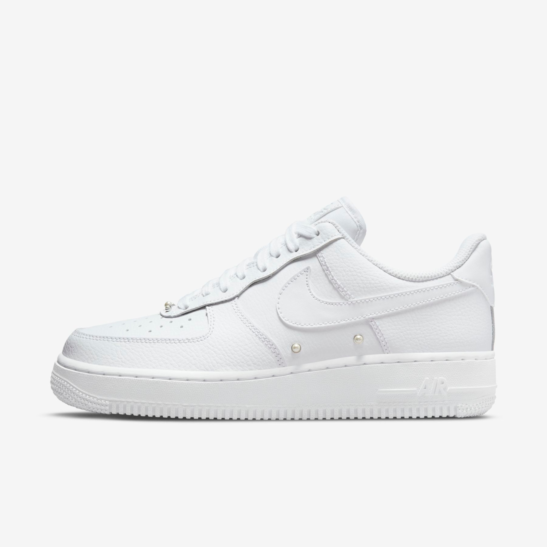 Tênis Nike Air Force 1 "07 SE Feminino - Foto 1