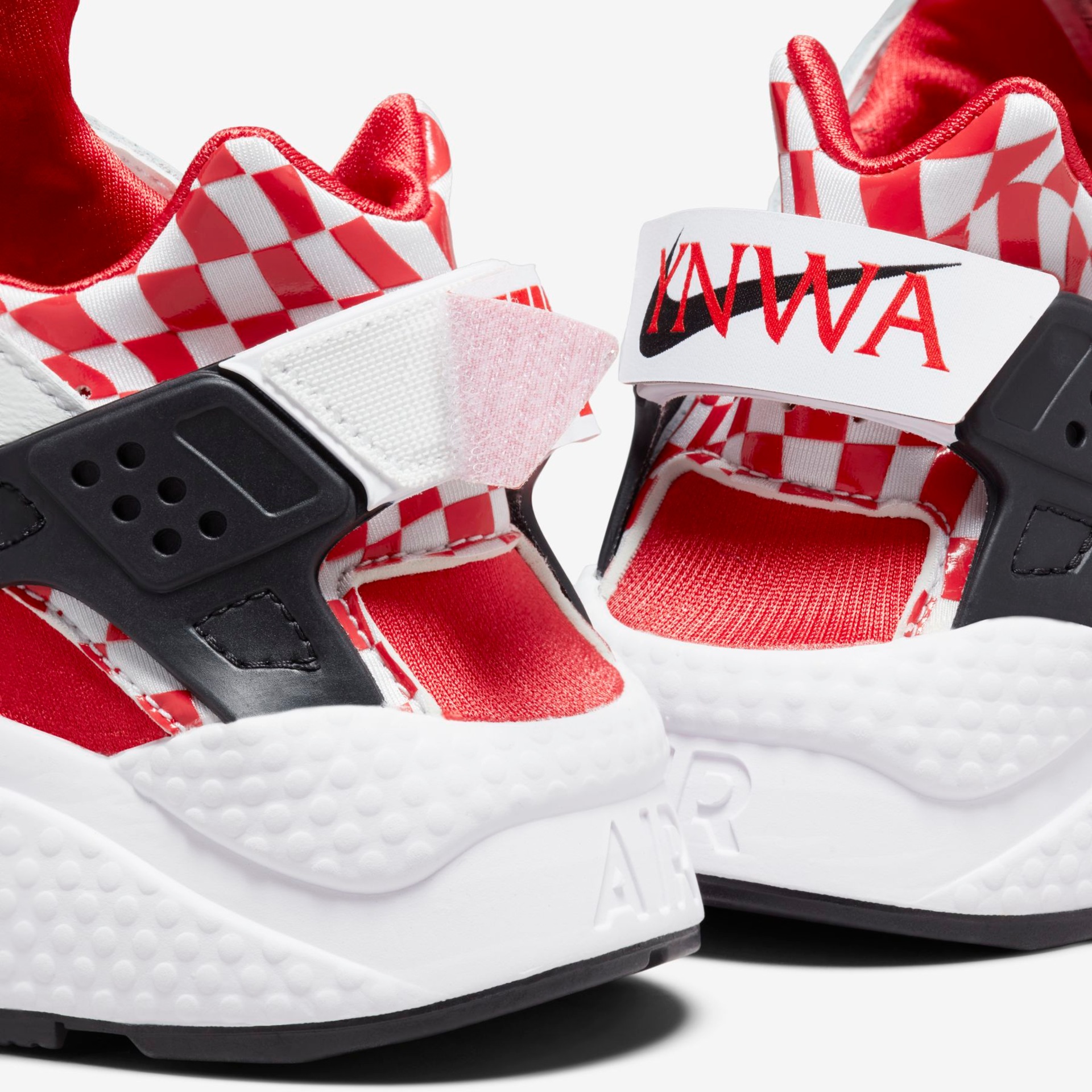 Tênis Nike Air Huarache  Premium Liverpool FC Unissex - Foto 10