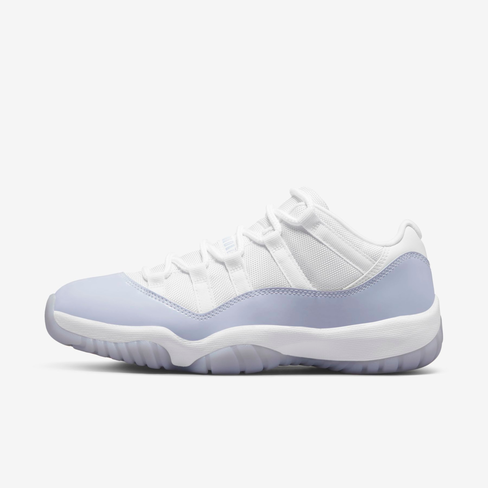 Tênis Air Jordan 11 Low Feminino - Foto 1