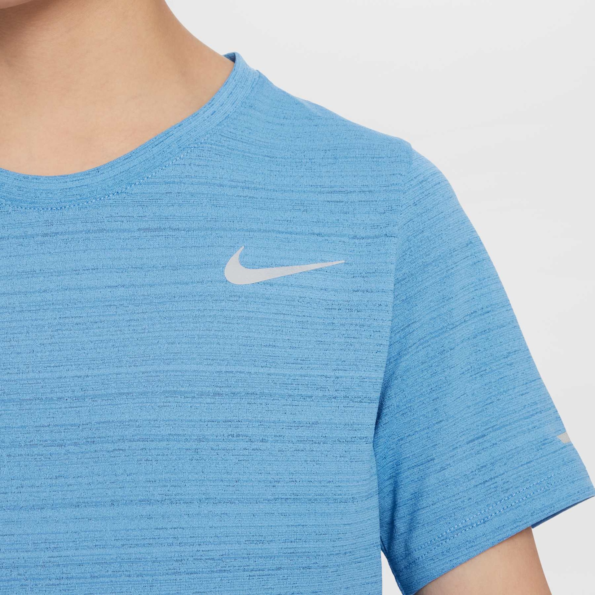Camiseta Nike Dri-FIT Miler Infantil - Foto 4