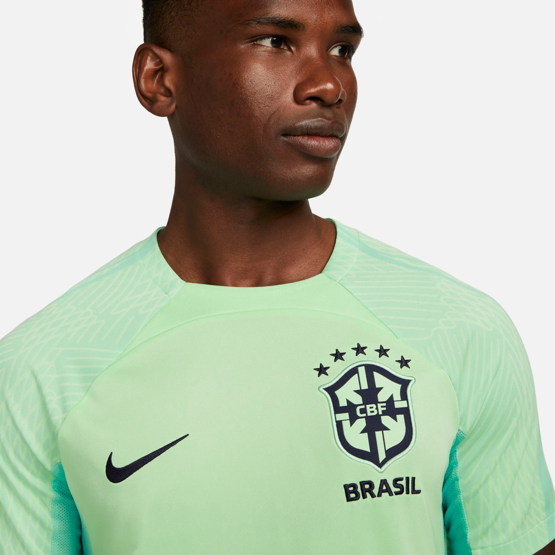 Camiseta Nike Brasil Strike Masculina - Foto 3
